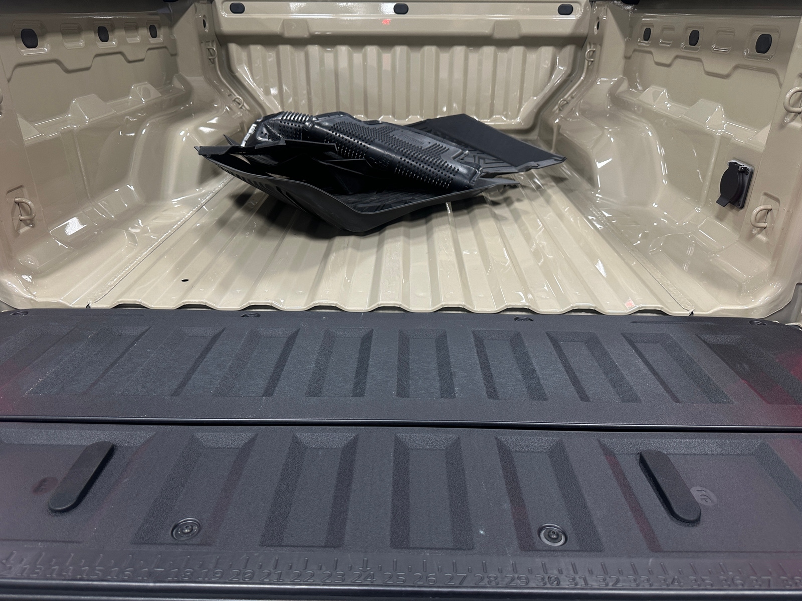 Thumbnail: 2024 GMC Canyon - 7