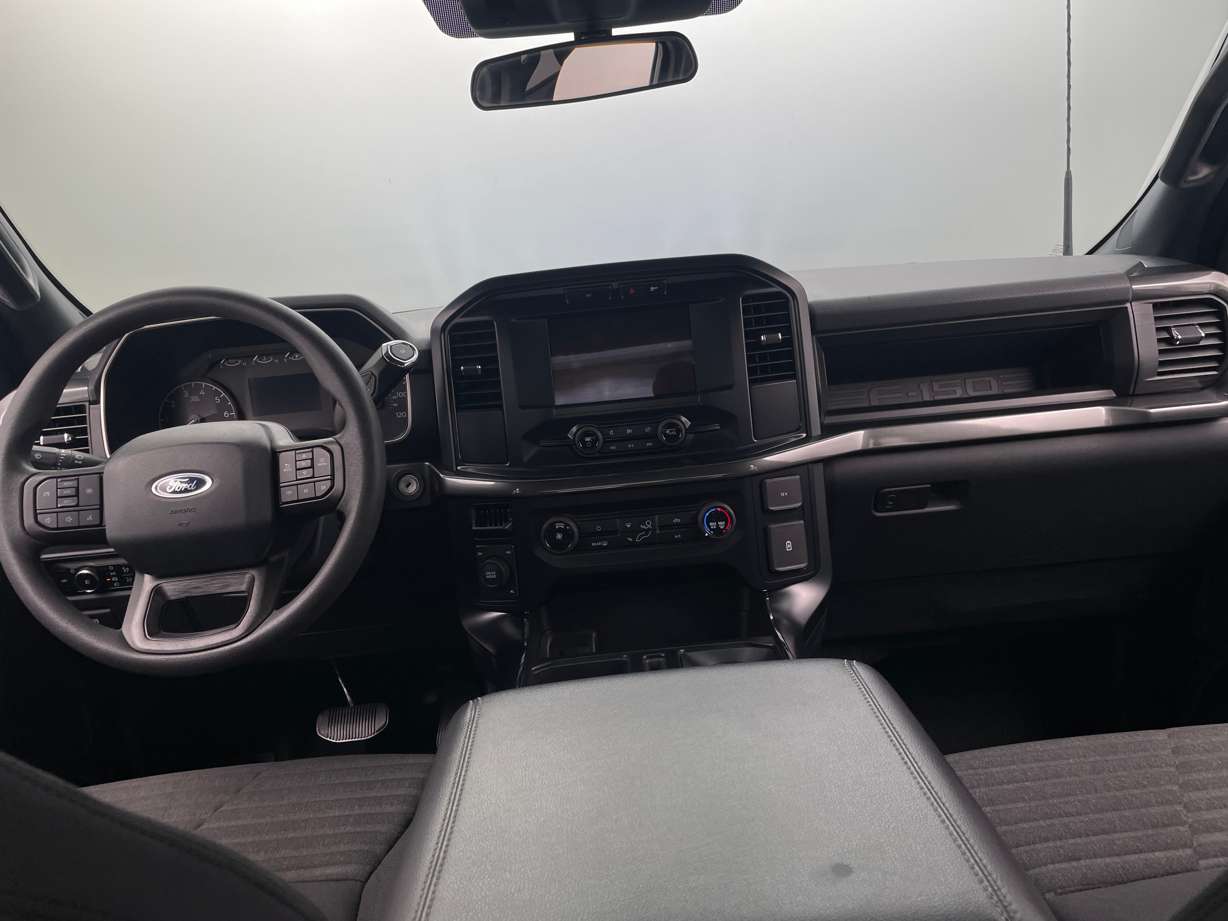 2023 Ford Econoline E-150 3