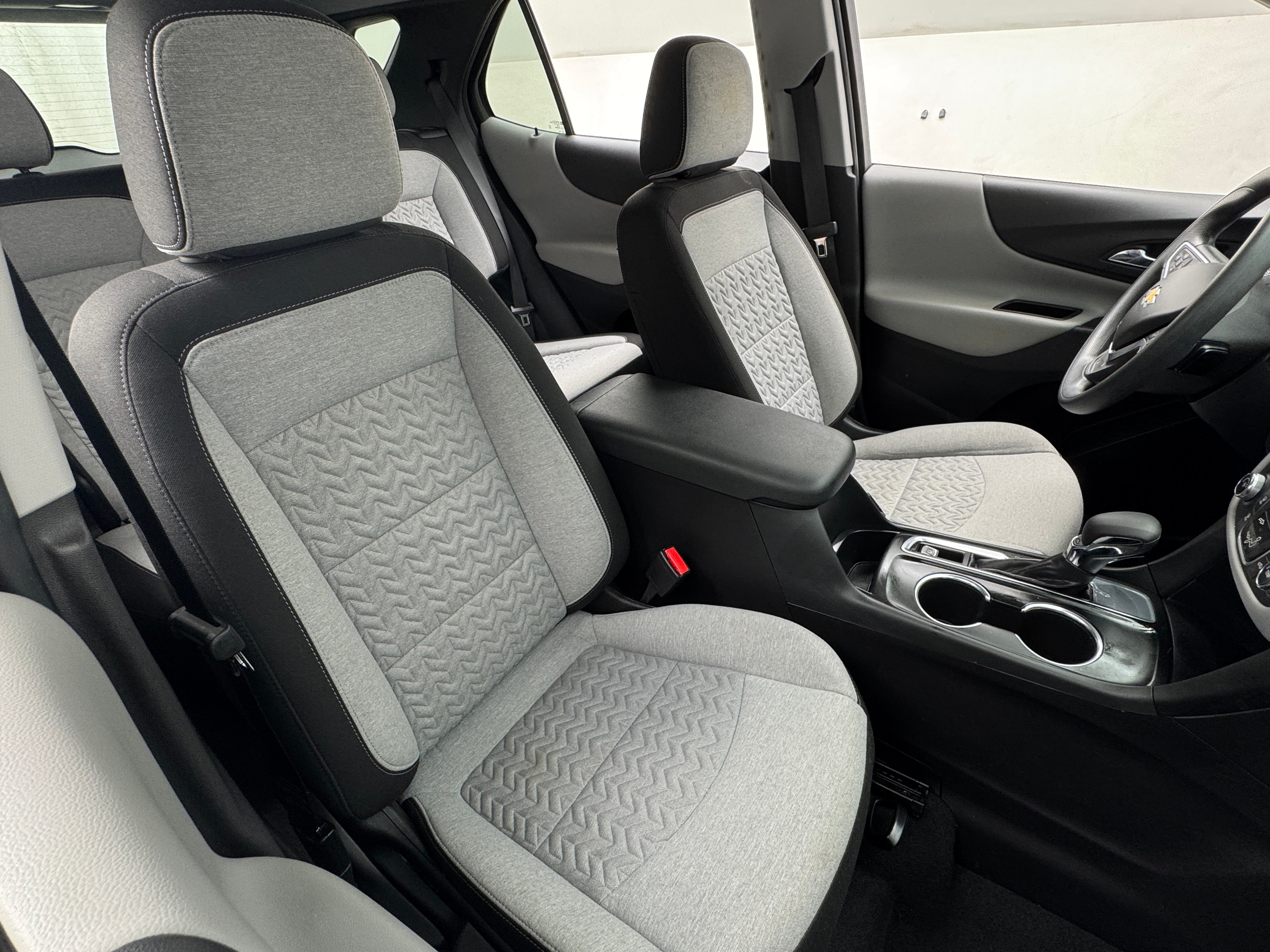 2022 Chevrolet Equinox LS 2