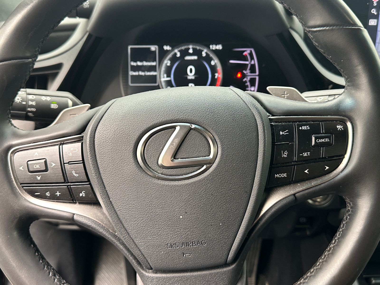 Thumbnail: 2022 Lexus ES - 4