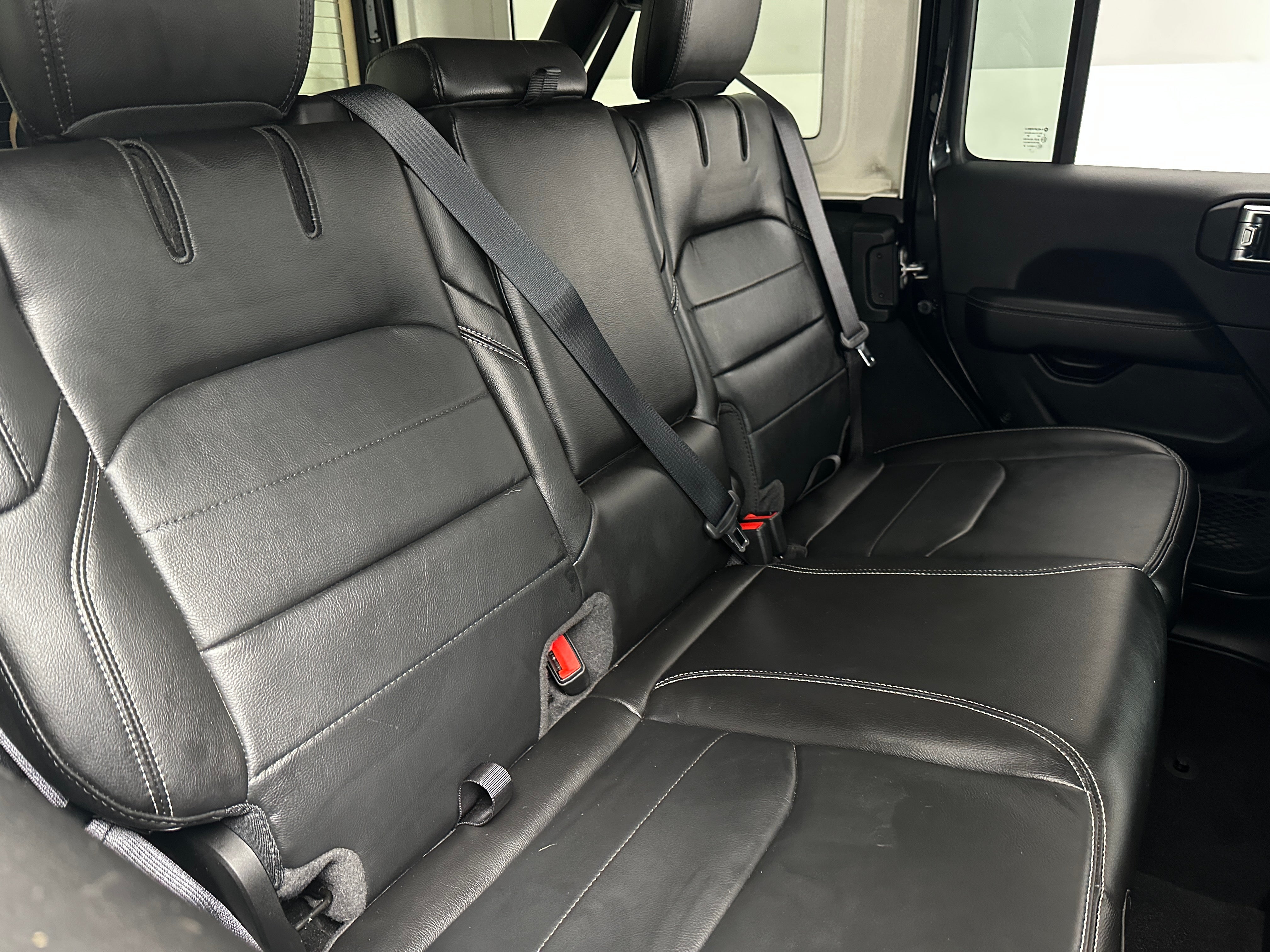 2022 Jeep Wrangler Unlimited Sahara 4xe 5