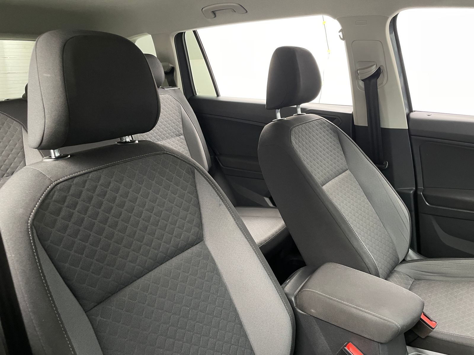 Thumbnail: 2020 Volkswagen Tiguan - 2
