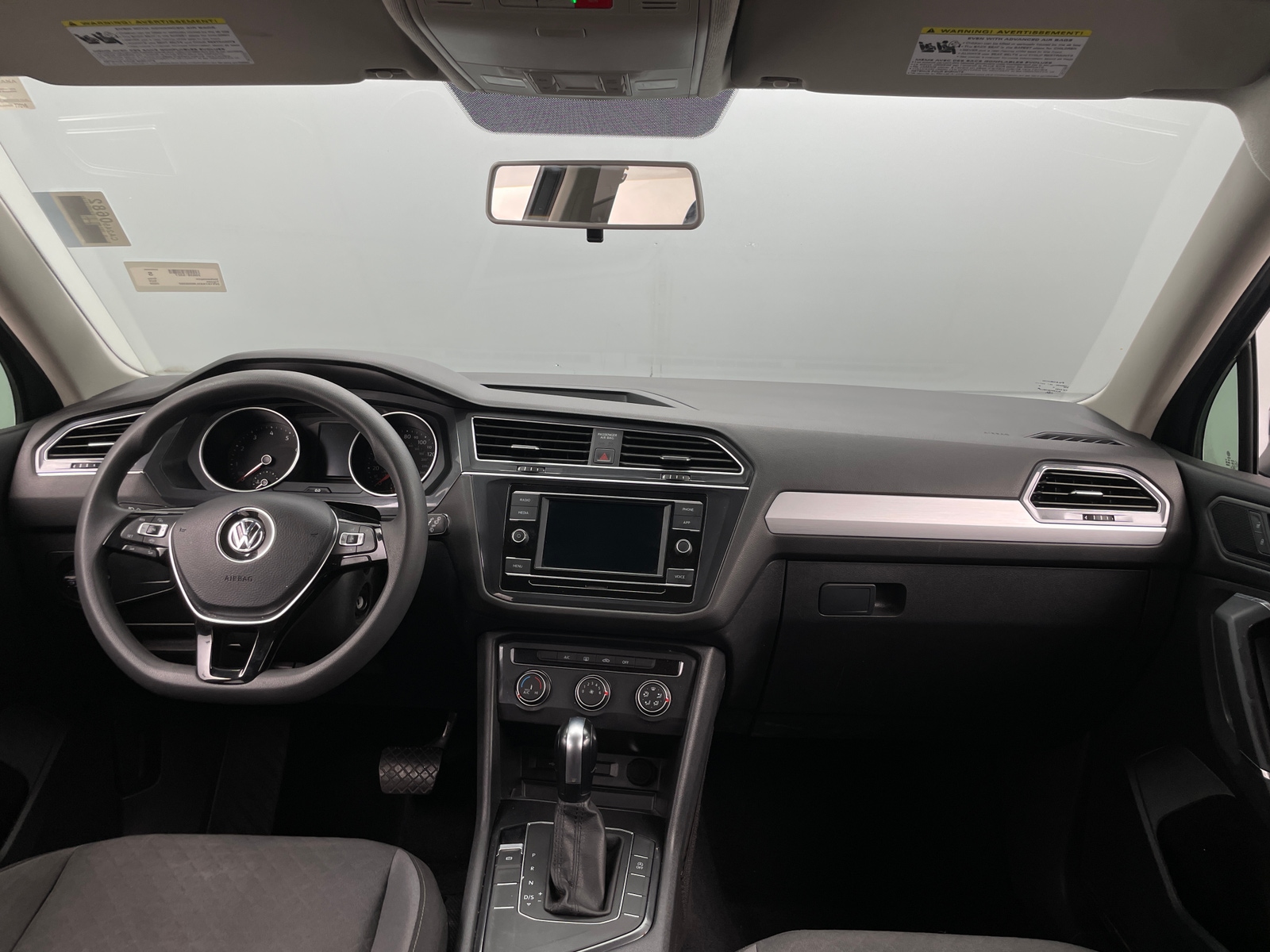 Thumbnail: 2020 Volkswagen Tiguan - 3