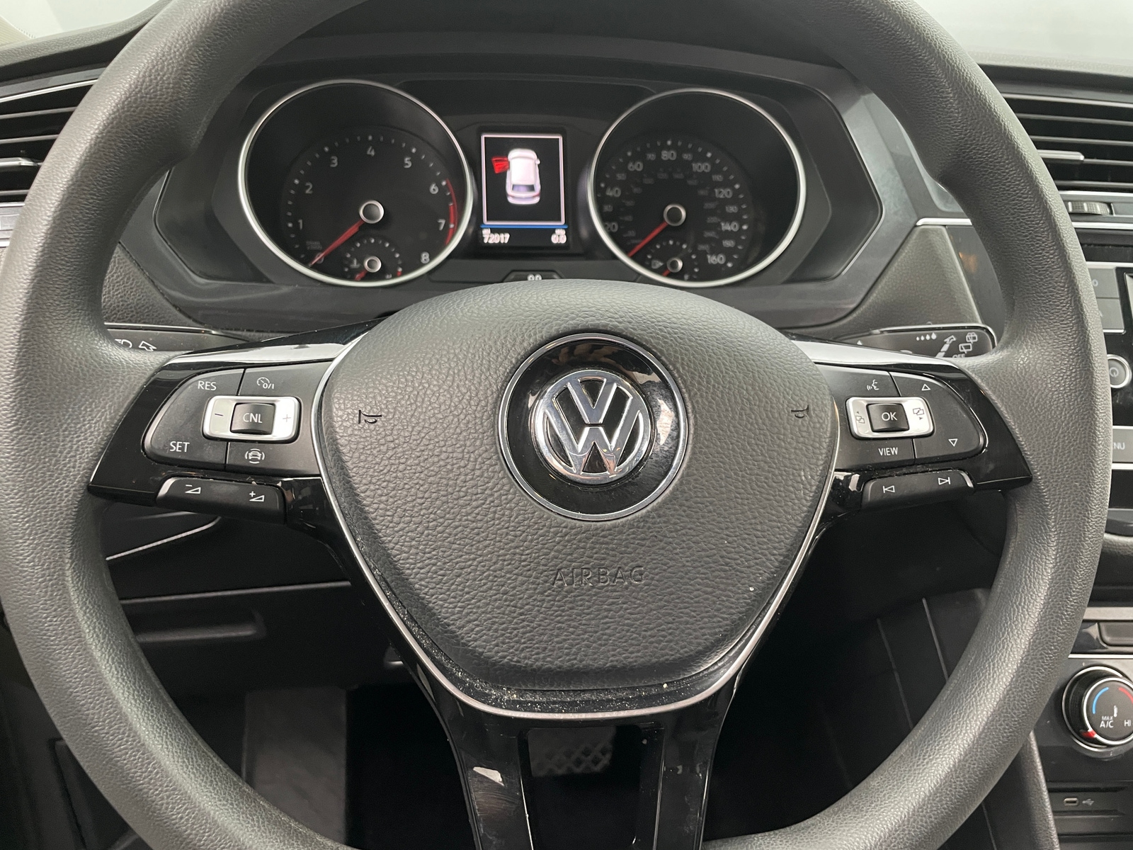 Thumbnail: 2020 Volkswagen Tiguan - 5