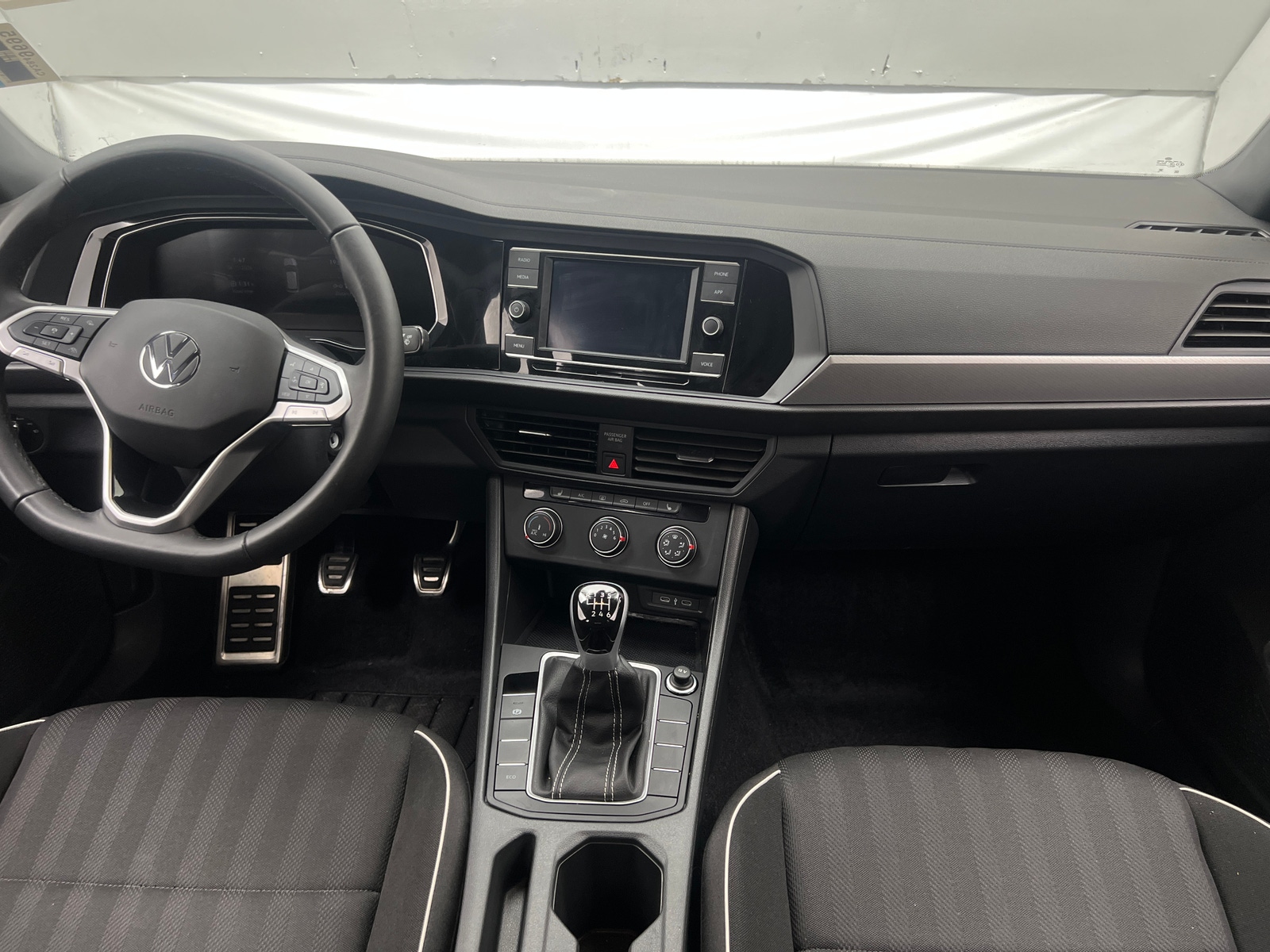 Thumbnail: 2024 Volkswagen Jetta - 3
