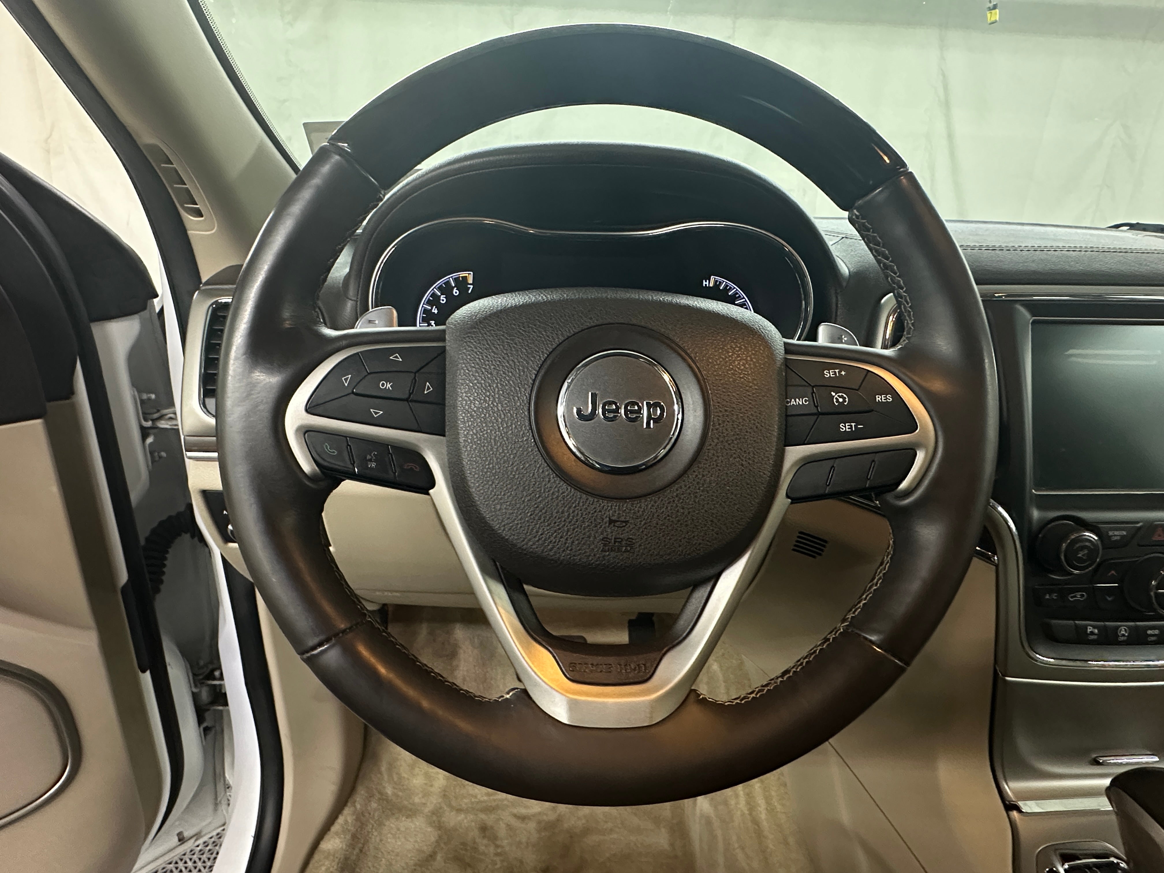 2016 Jeep Grand Cherokee Overland 4