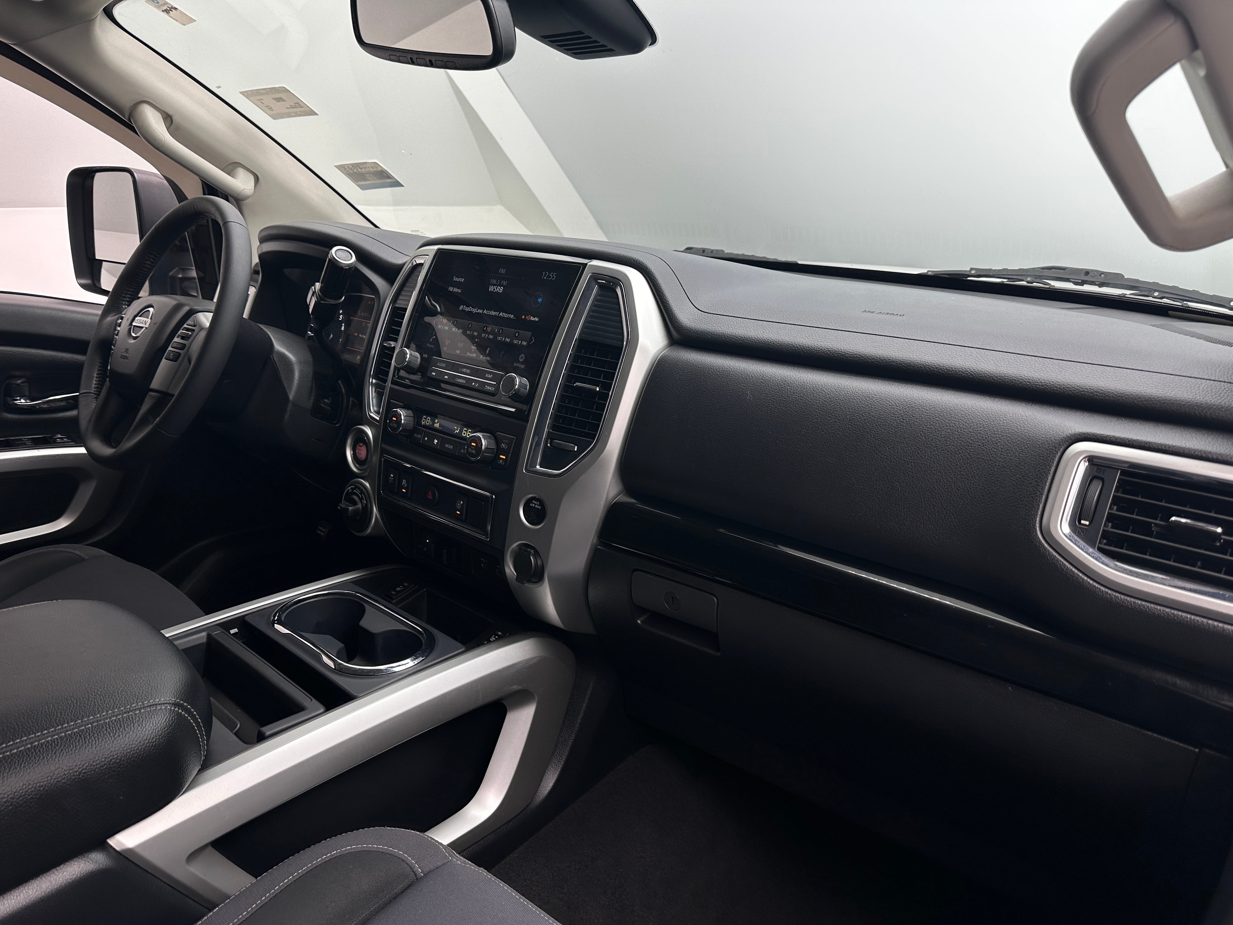2021 Nissan Titan SV 3