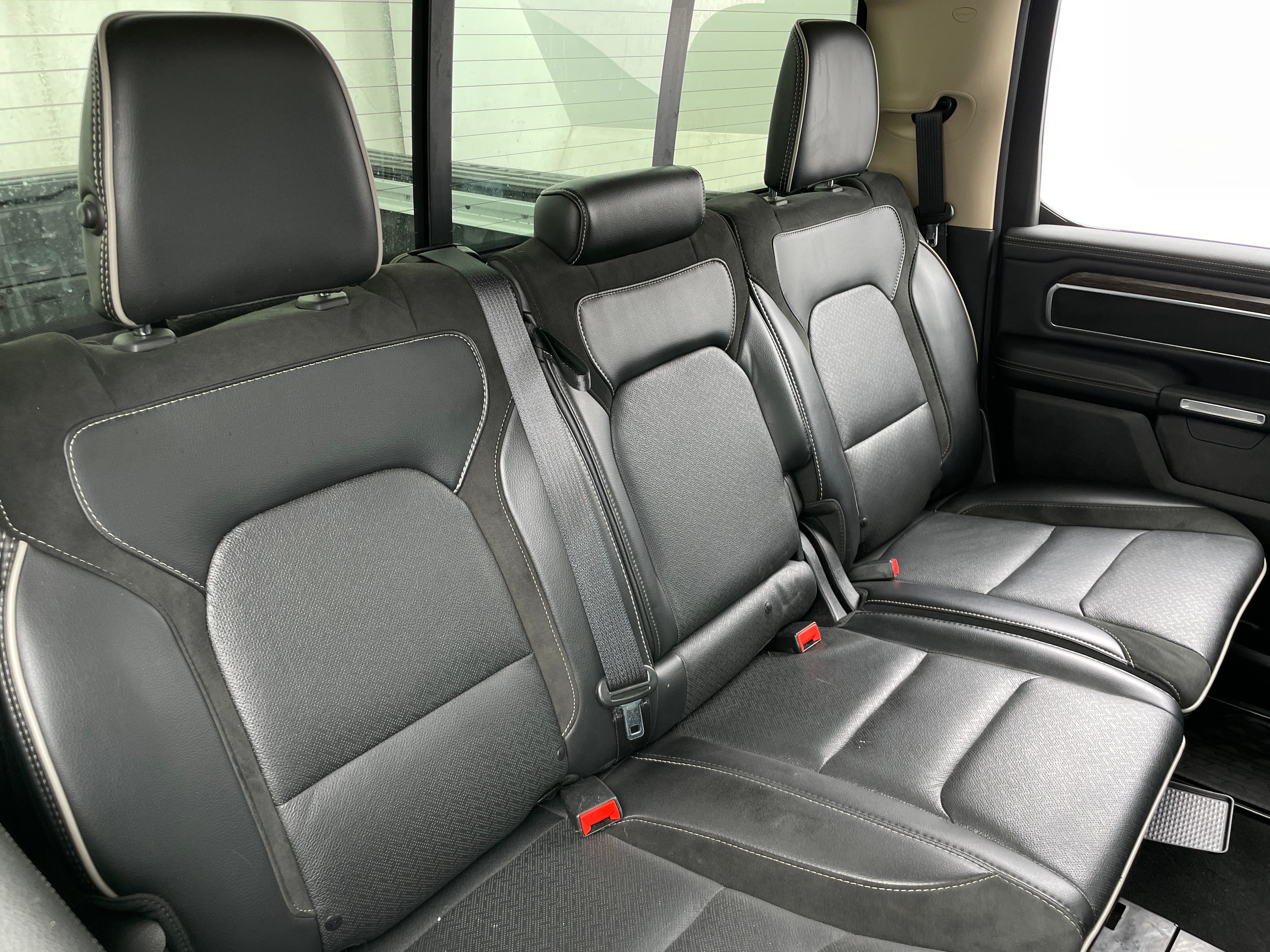 2019 RAM 1500 Laramie 5