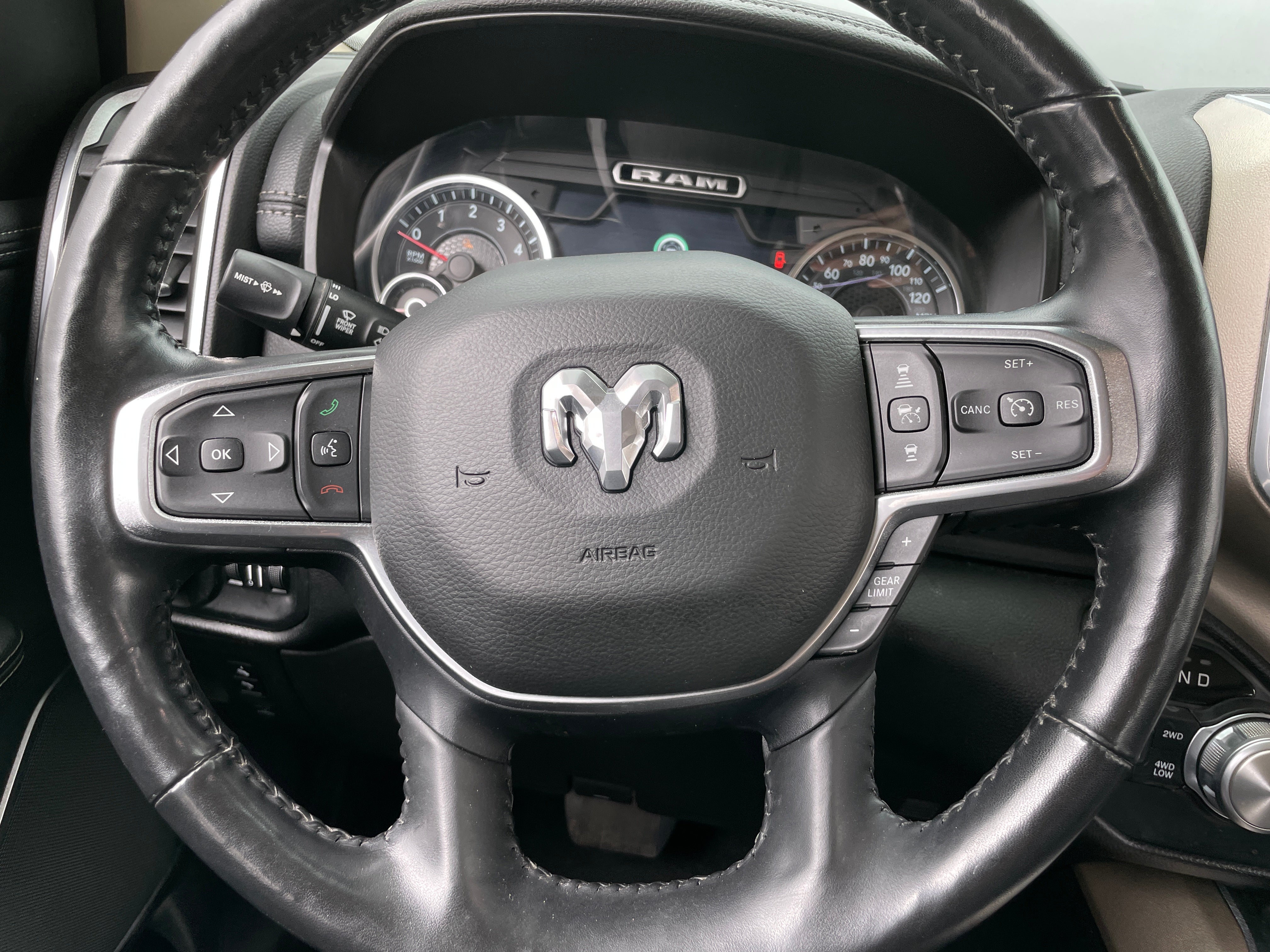 2019 RAM 1500 Laramie 4