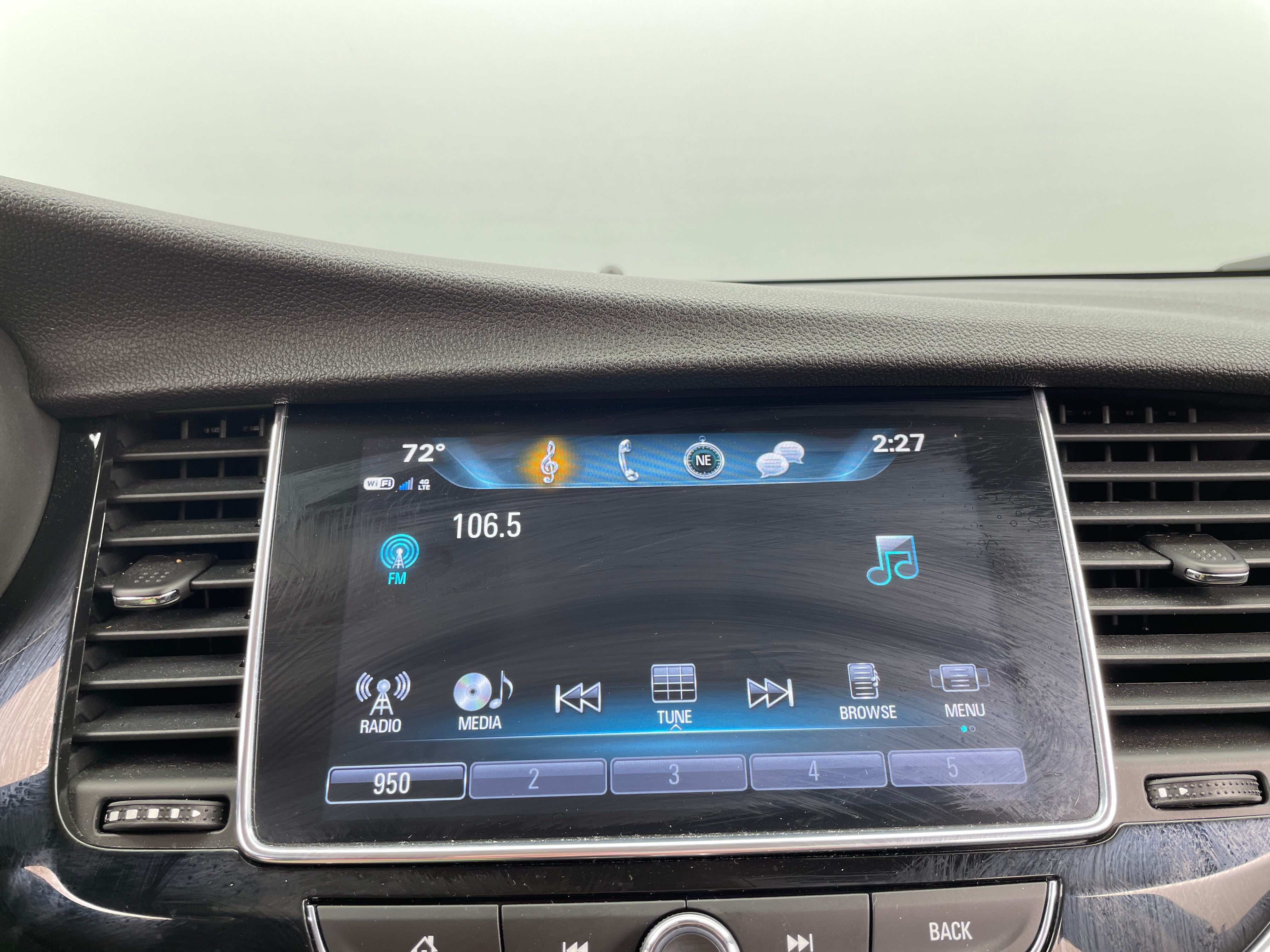2020 Buick Encore Essence 3