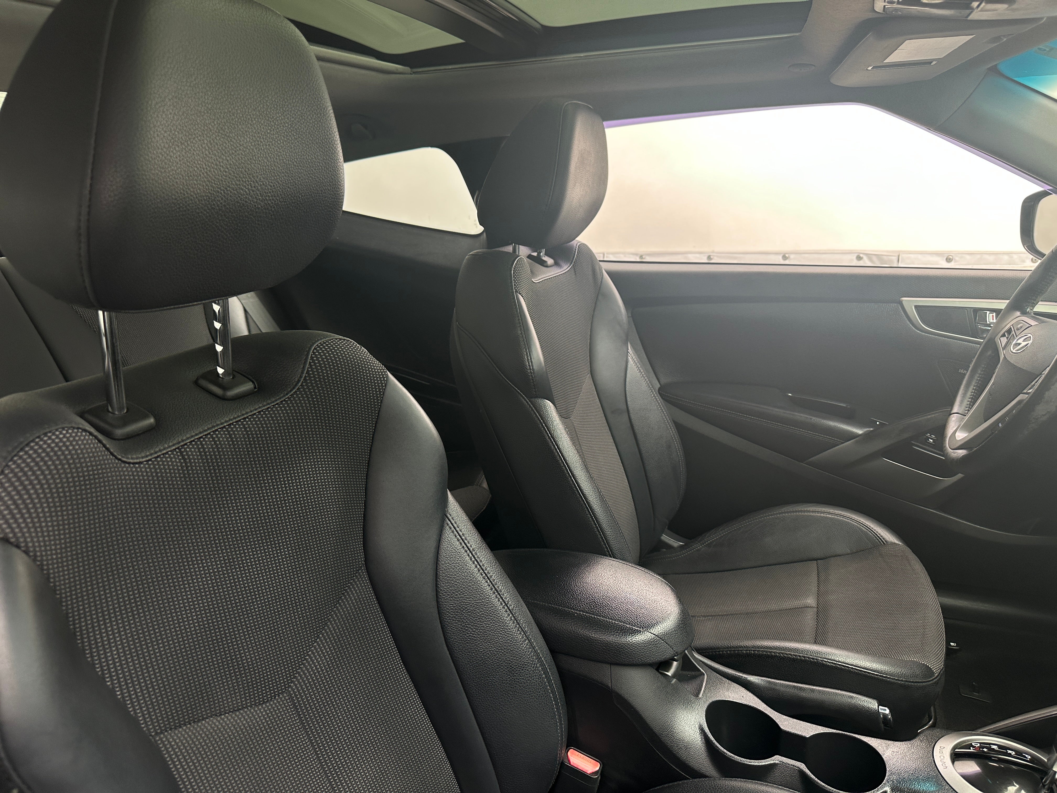 2013 Hyundai Veloster Base 2
