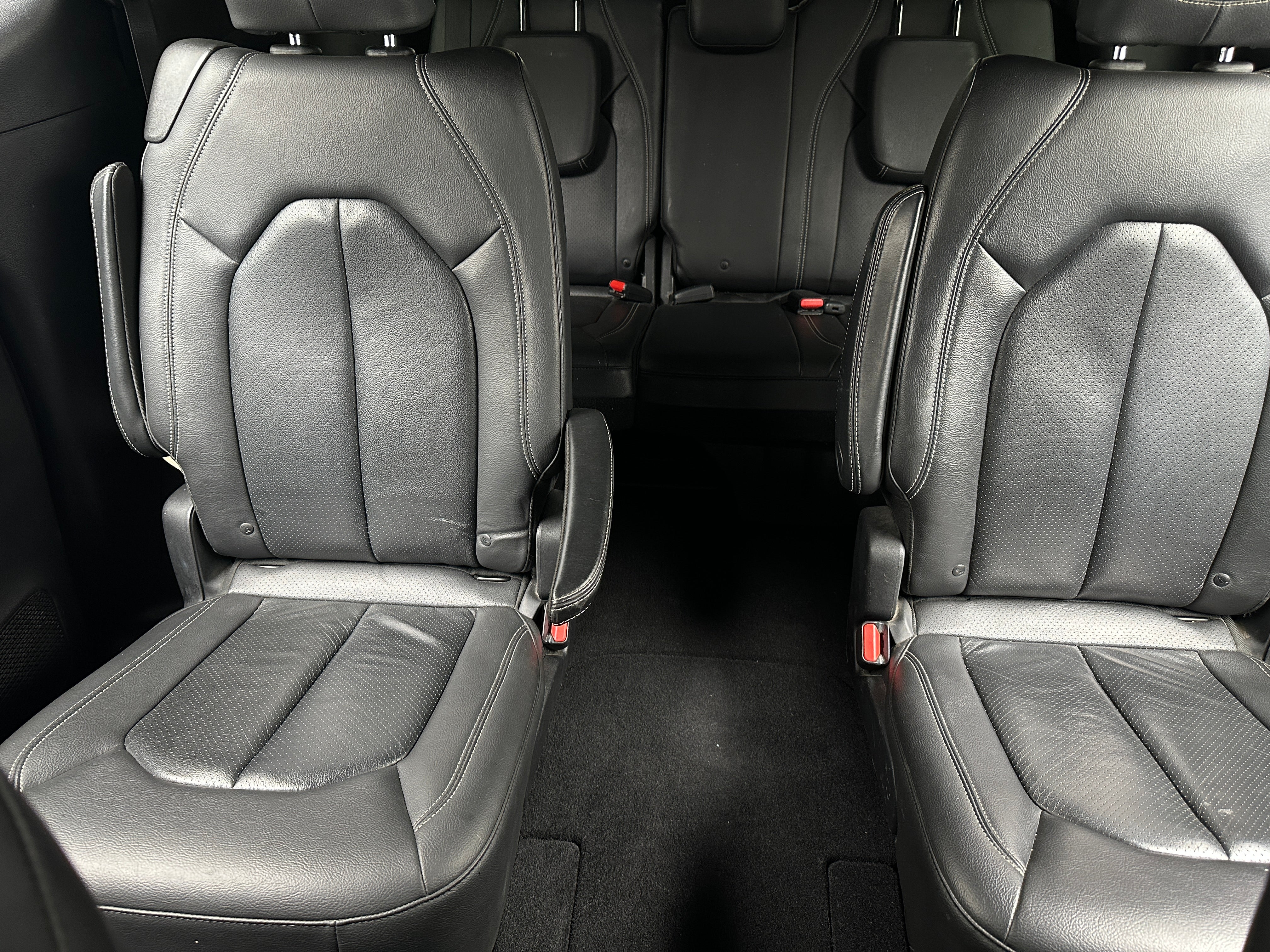 2019 Chrysler Pacifica  5