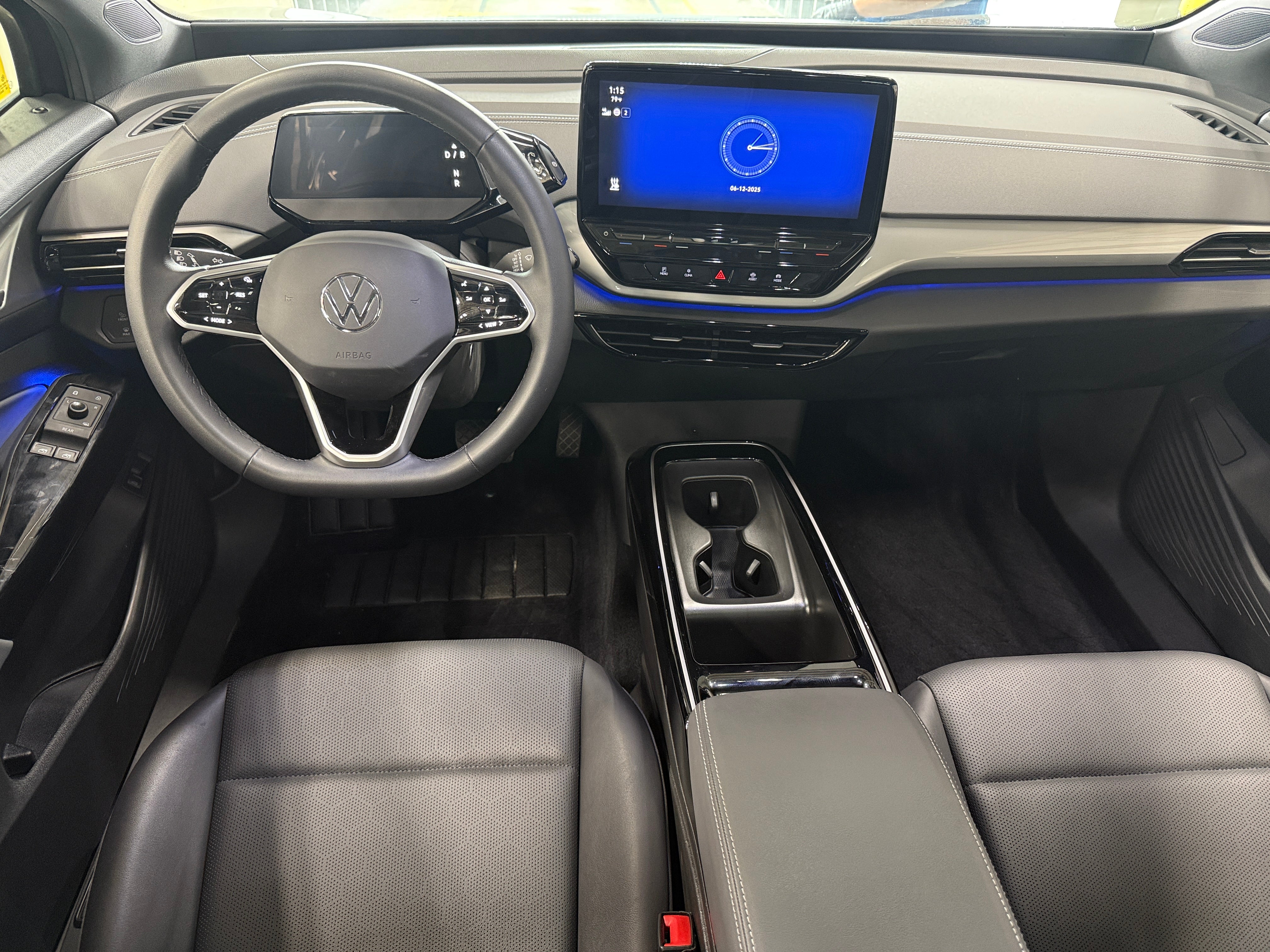 2023 Volkswagen ID.4 Pro S 2