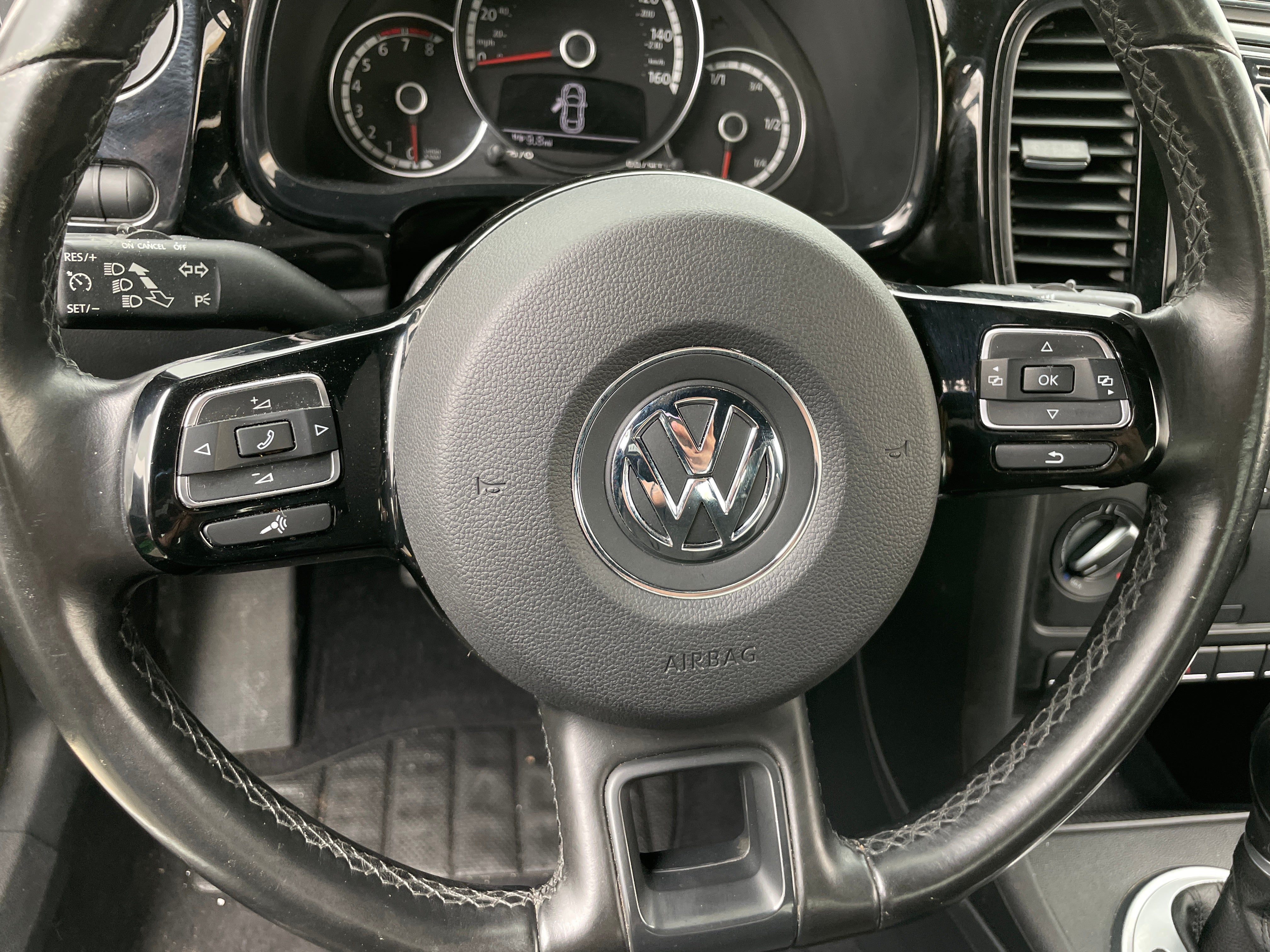 2016 Volkswagen Beetle S 4