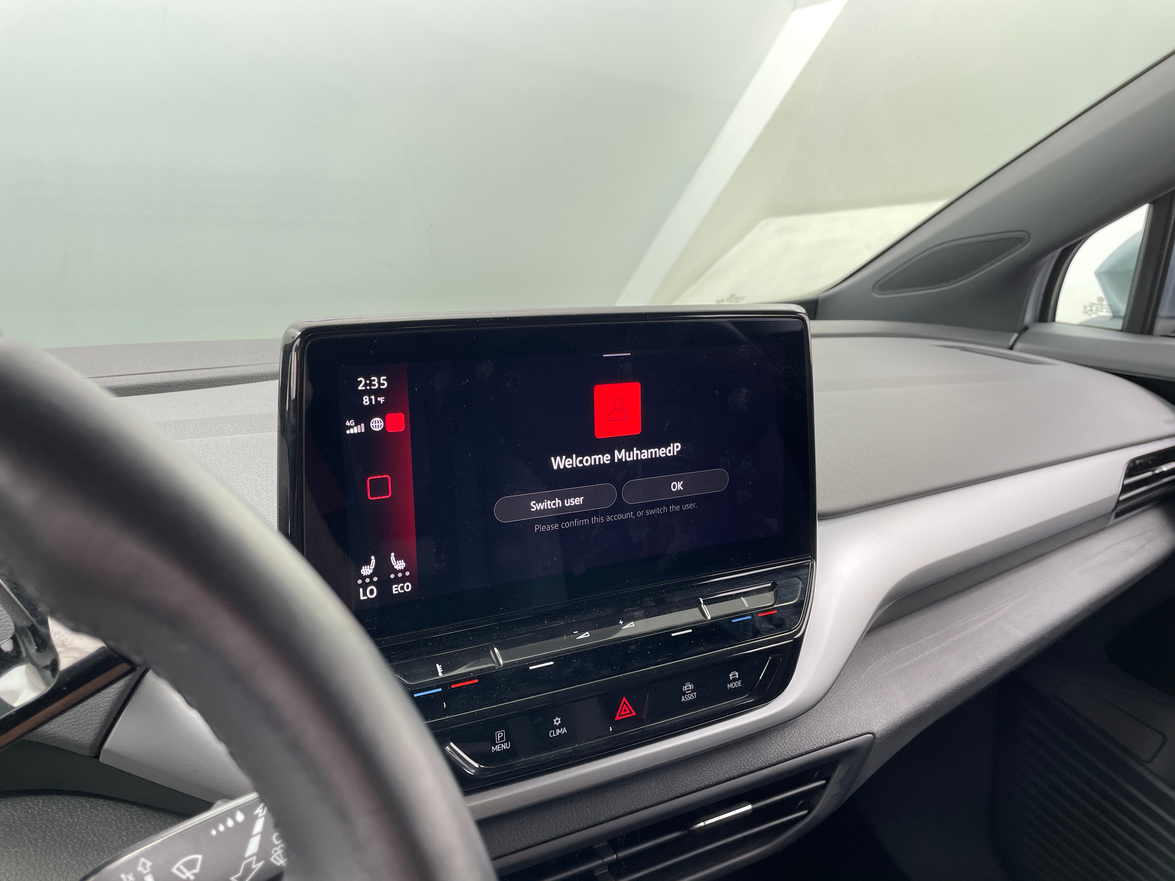 2022 Volkswagen ID.4 Pro 4