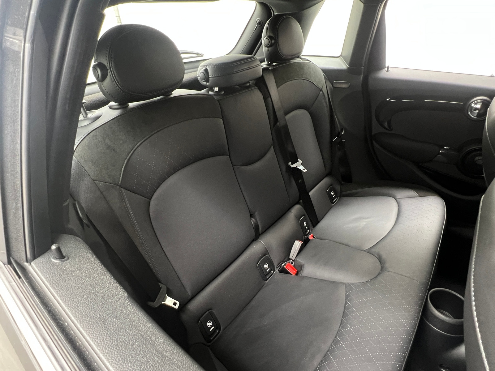 Thumbnail: 2021 MINI Cooper Hardtop - 6
