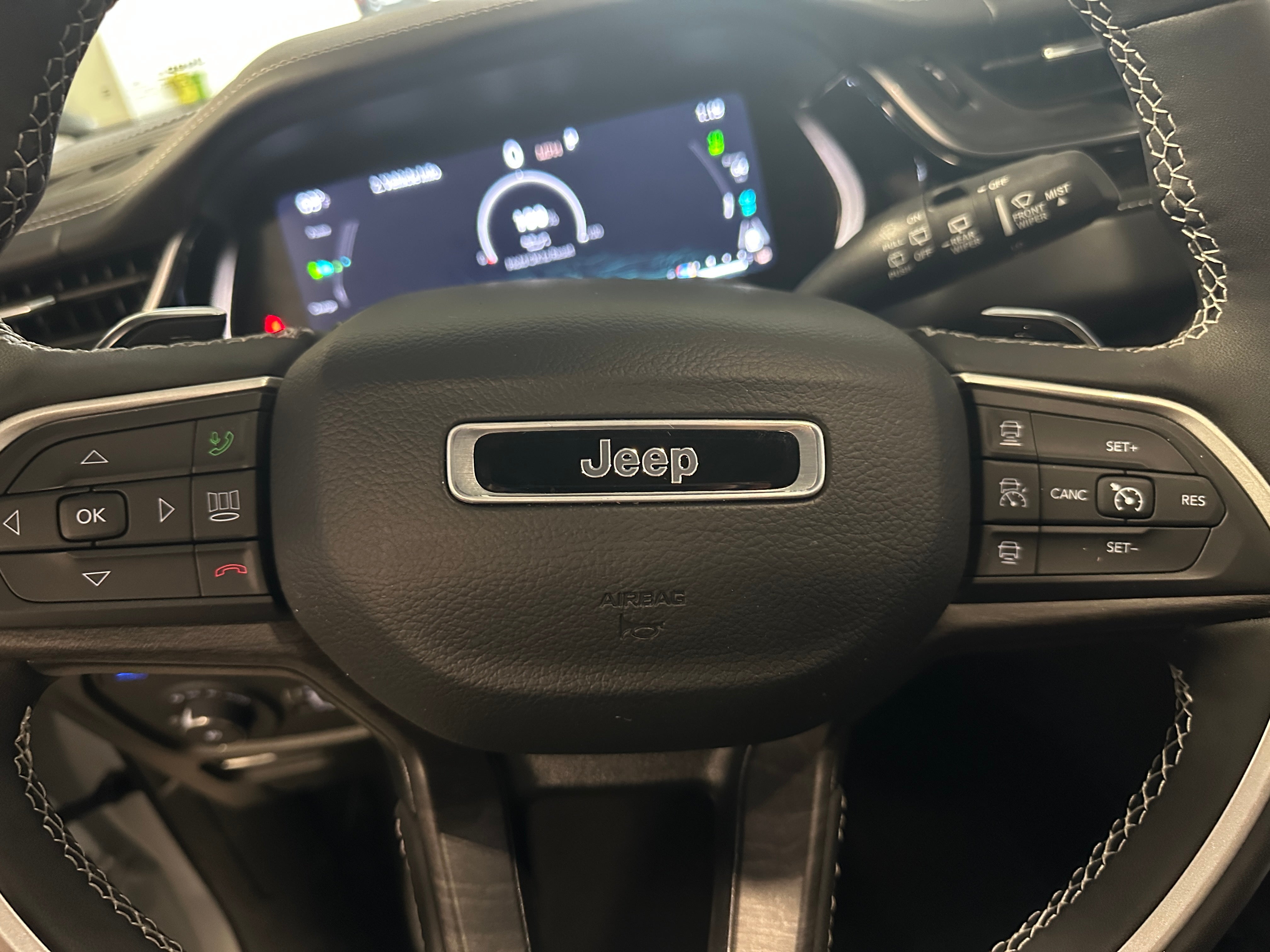 Thumbnail: 2022 Jeep Grand Cherokee - 4