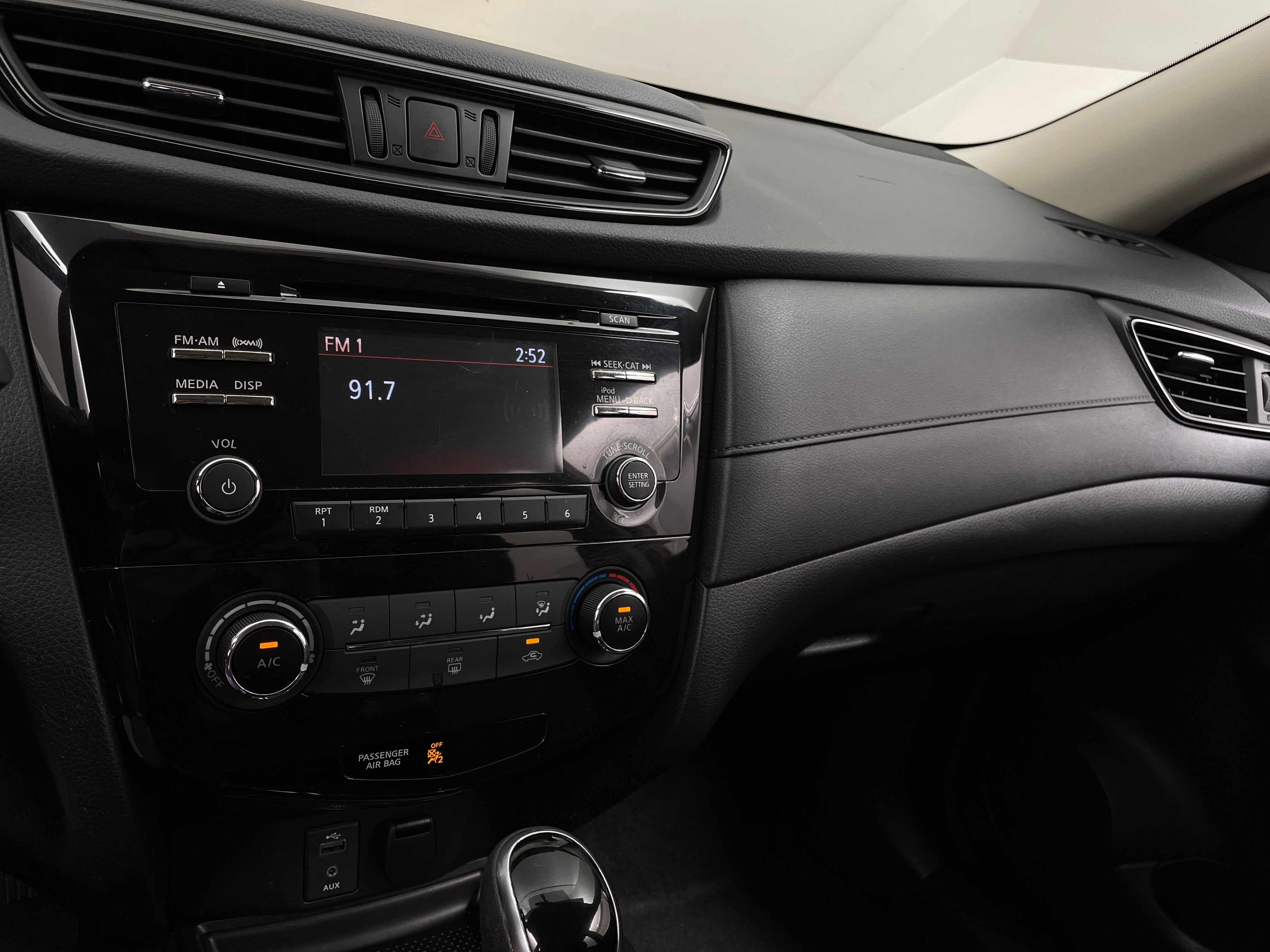 2017 Nissan Rogue S 4