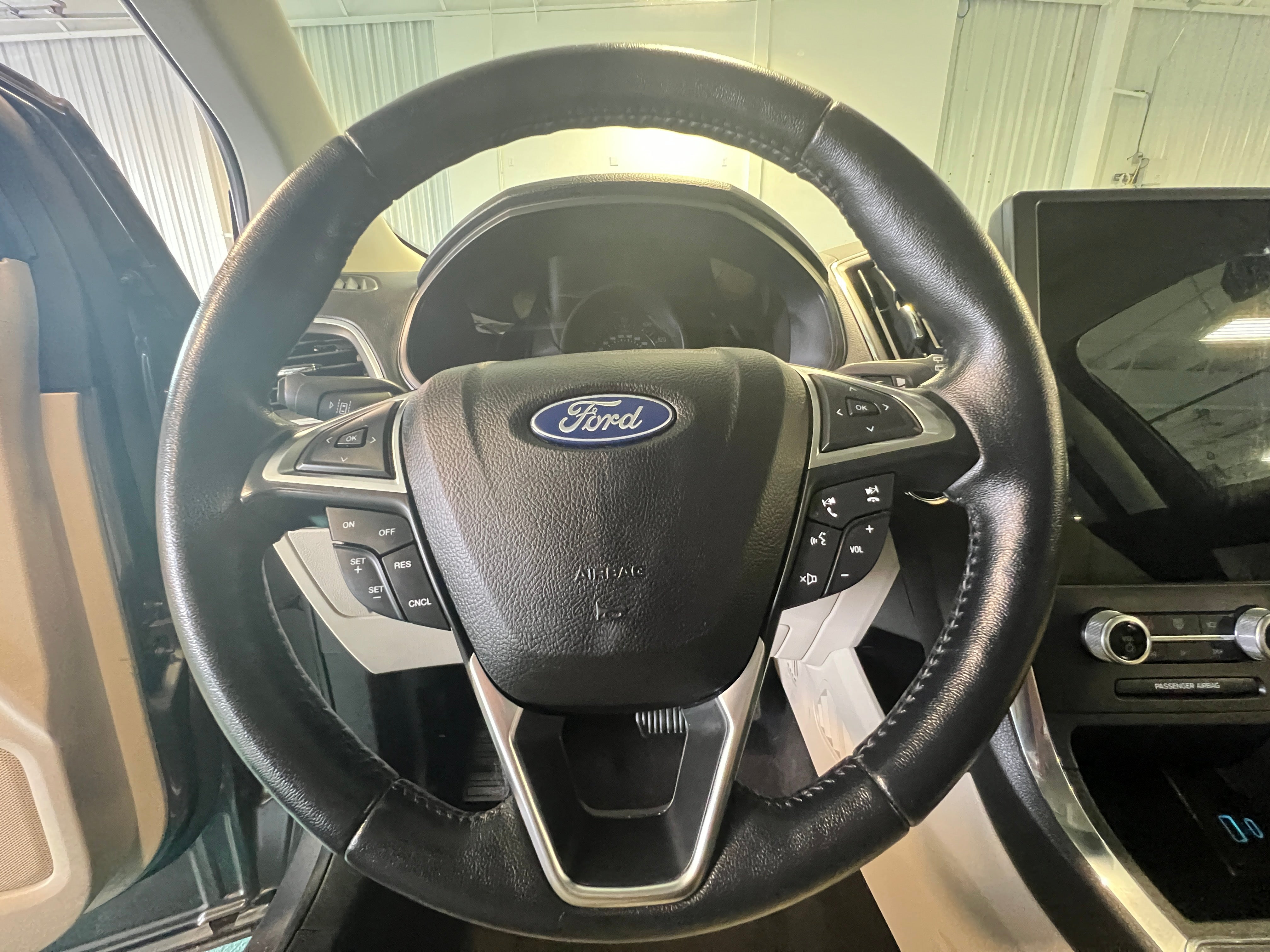 2022 Ford Edge Titanium 4