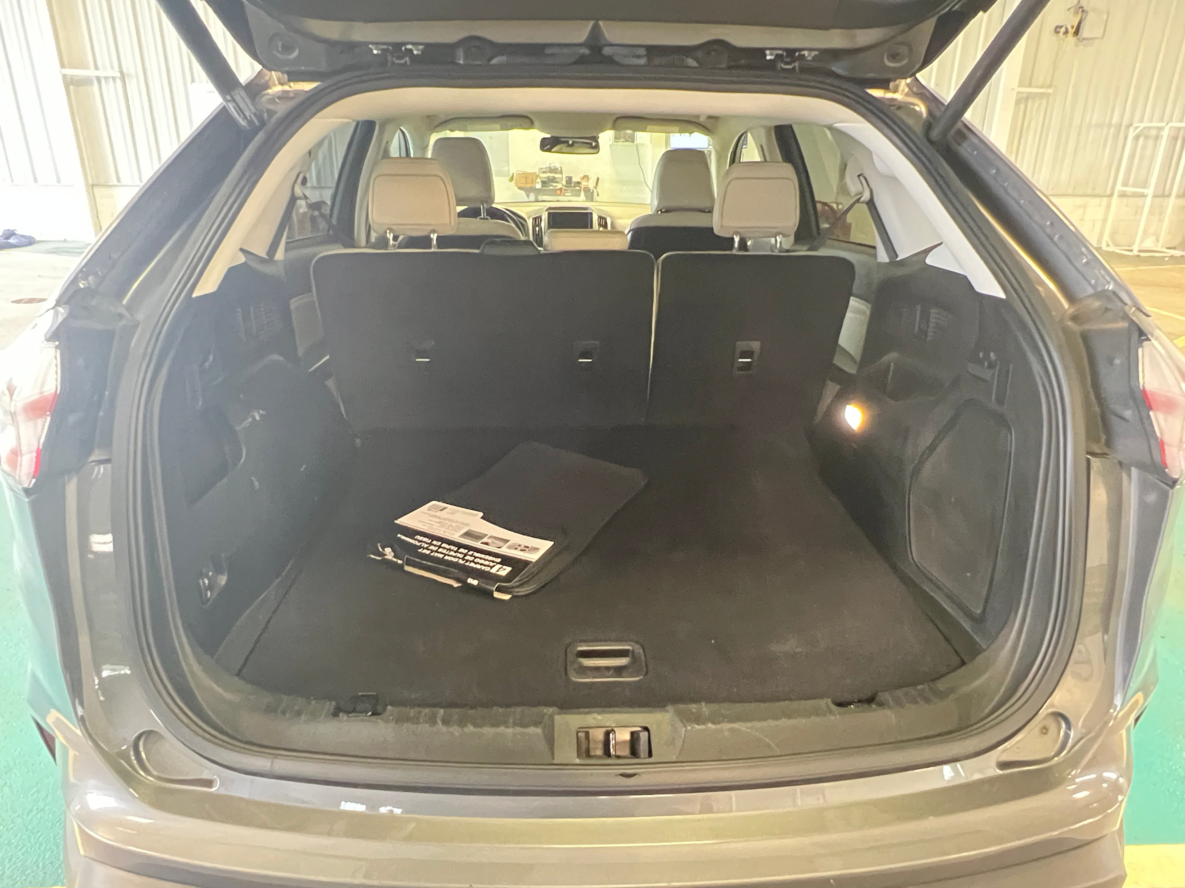 2022 Ford Edge Titanium 6
