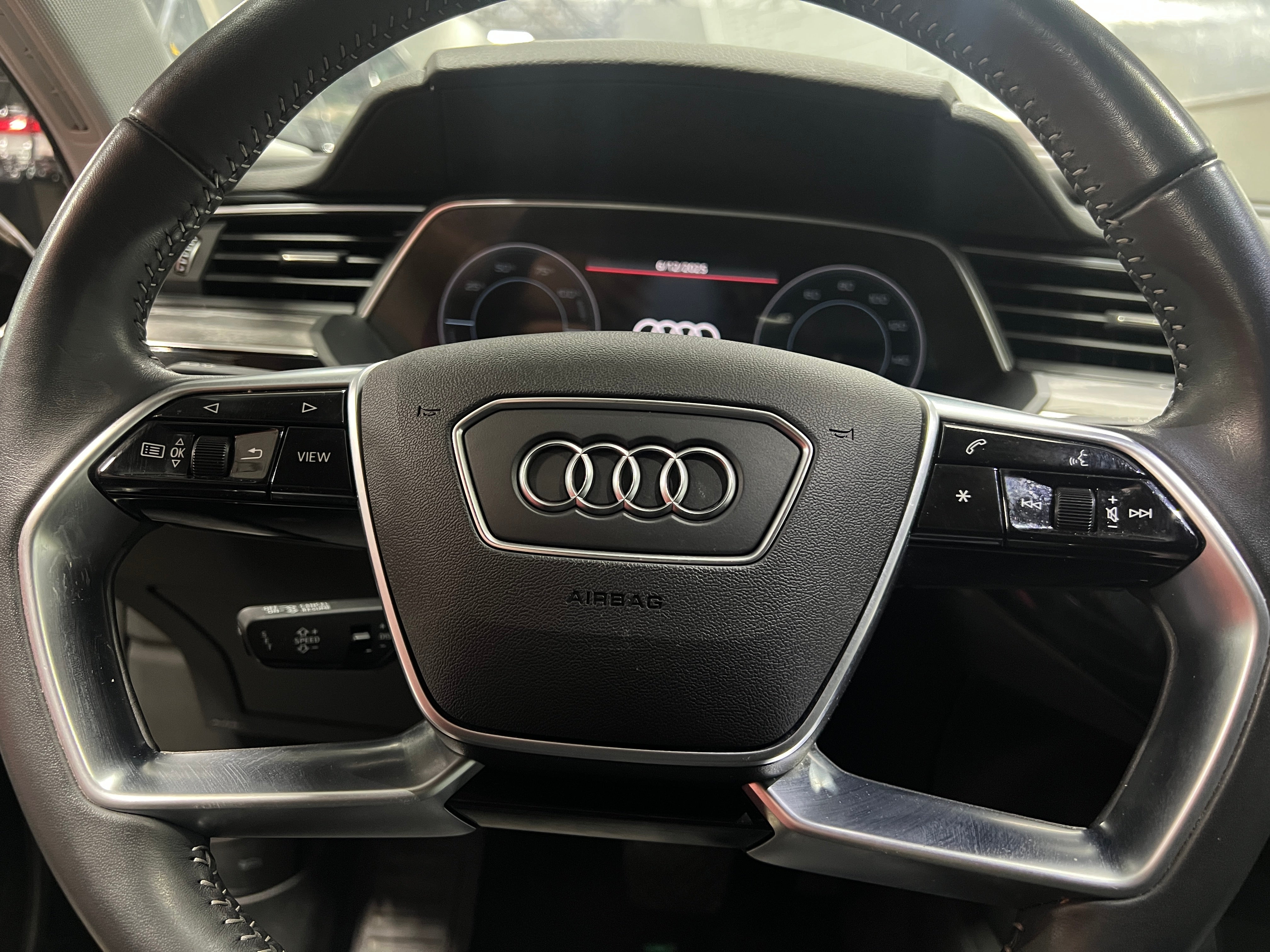 2021 Audi e-tron Premium 4