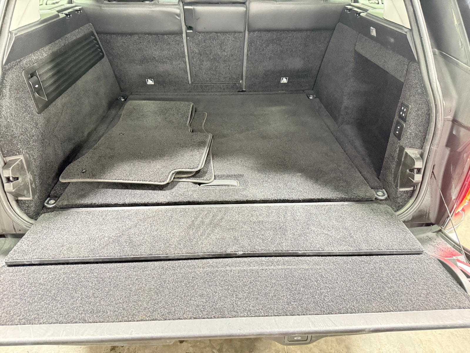 Thumbnail: 2021 Land Rover Range Rover - 6