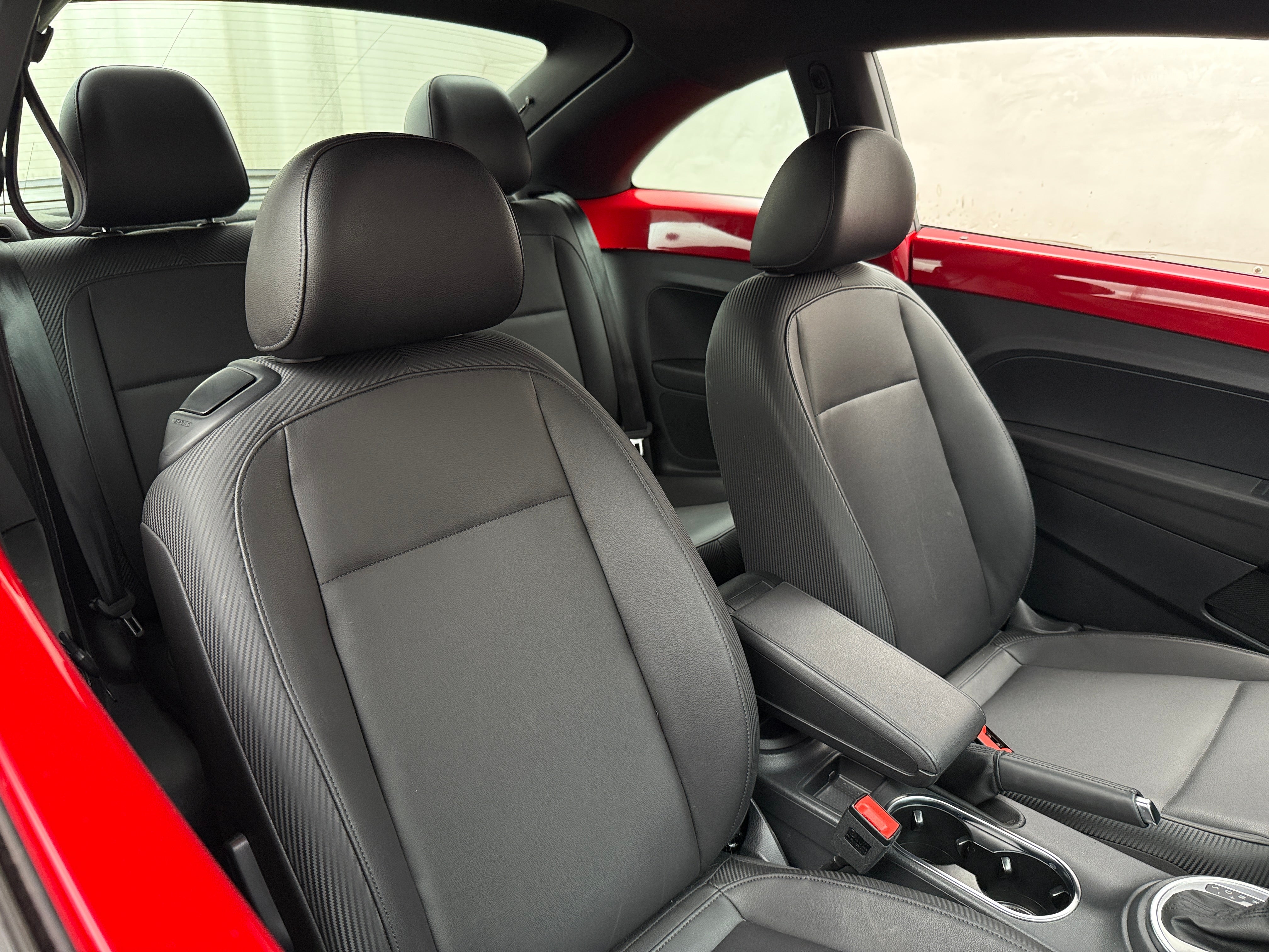 2016 Volkswagen Beetle SE 2