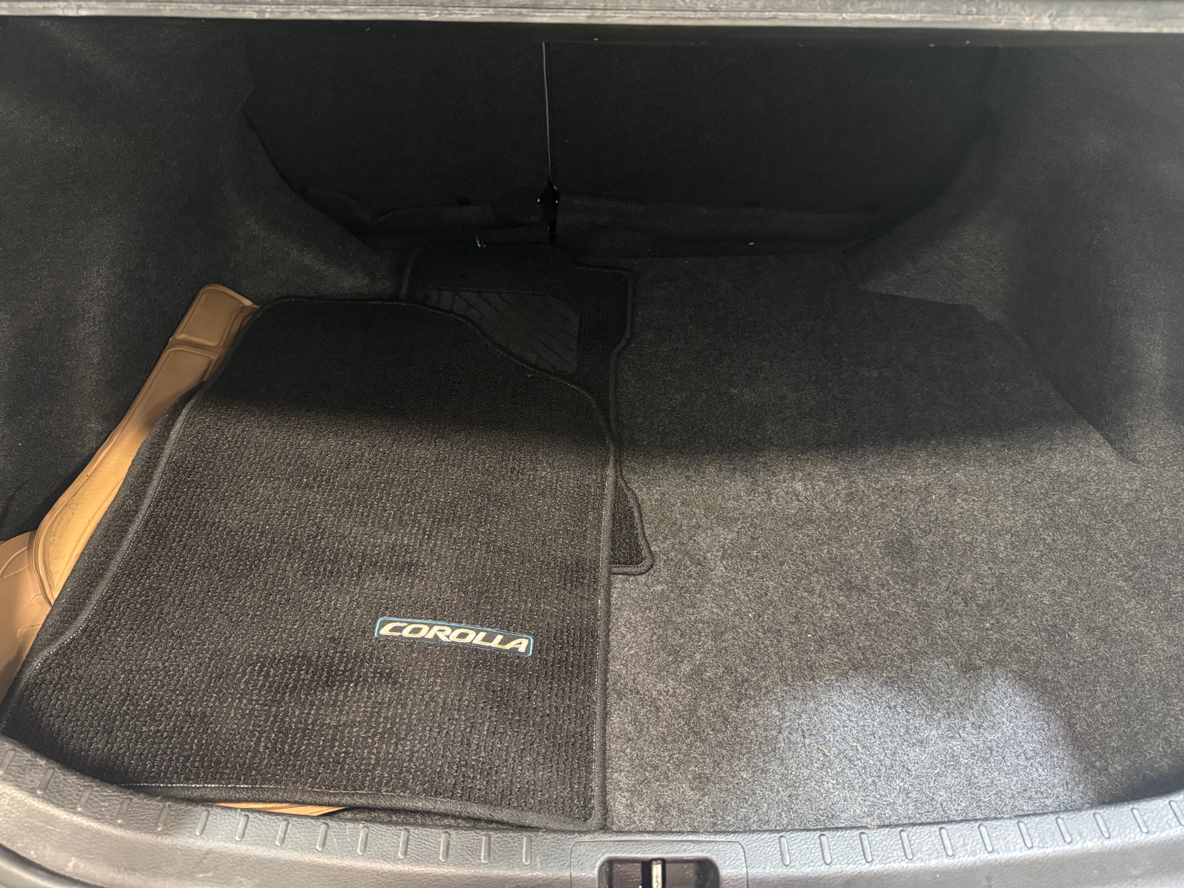2014 Toyota Corolla LE 7