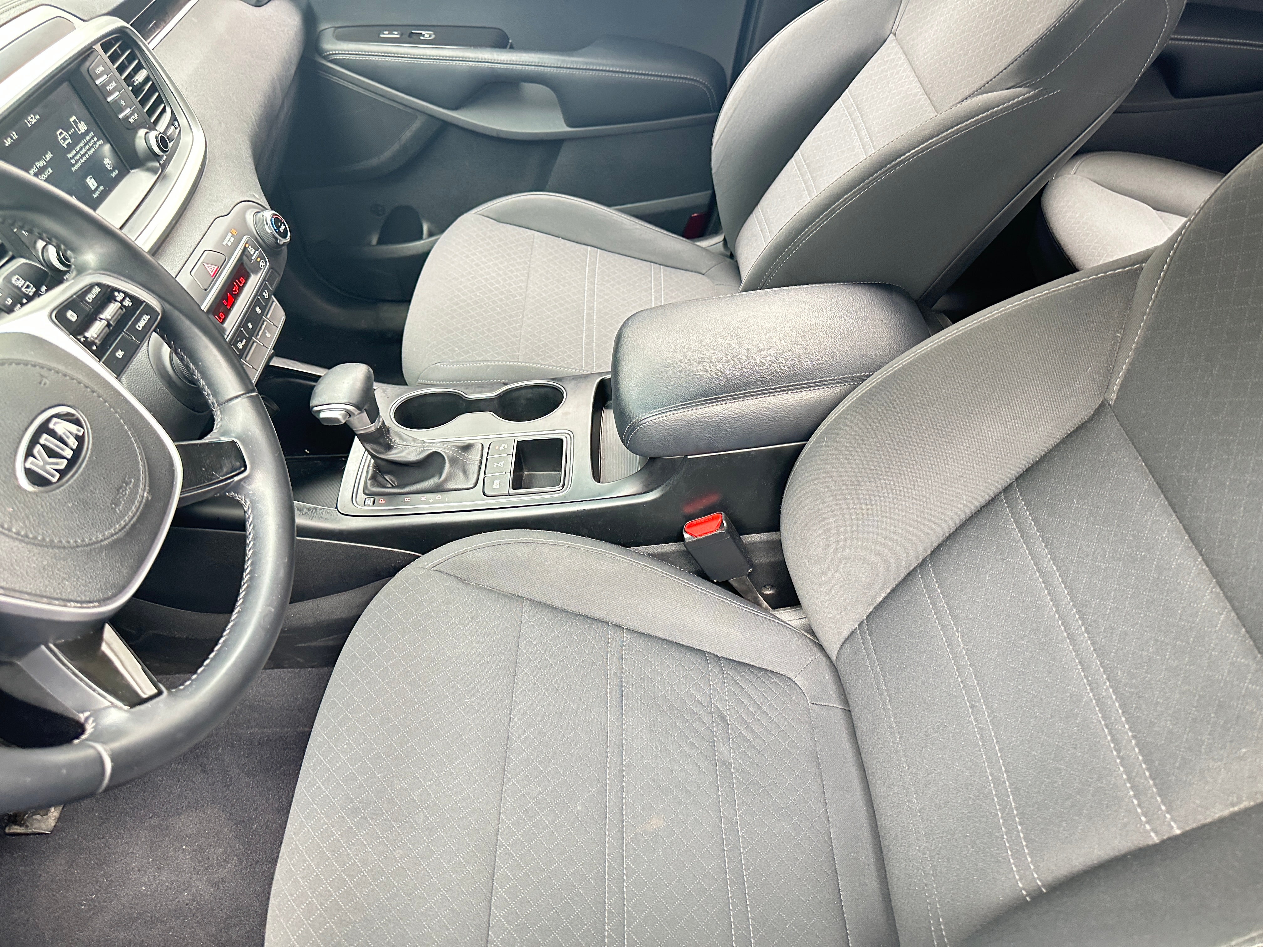 2020 Kia Sorento S 2