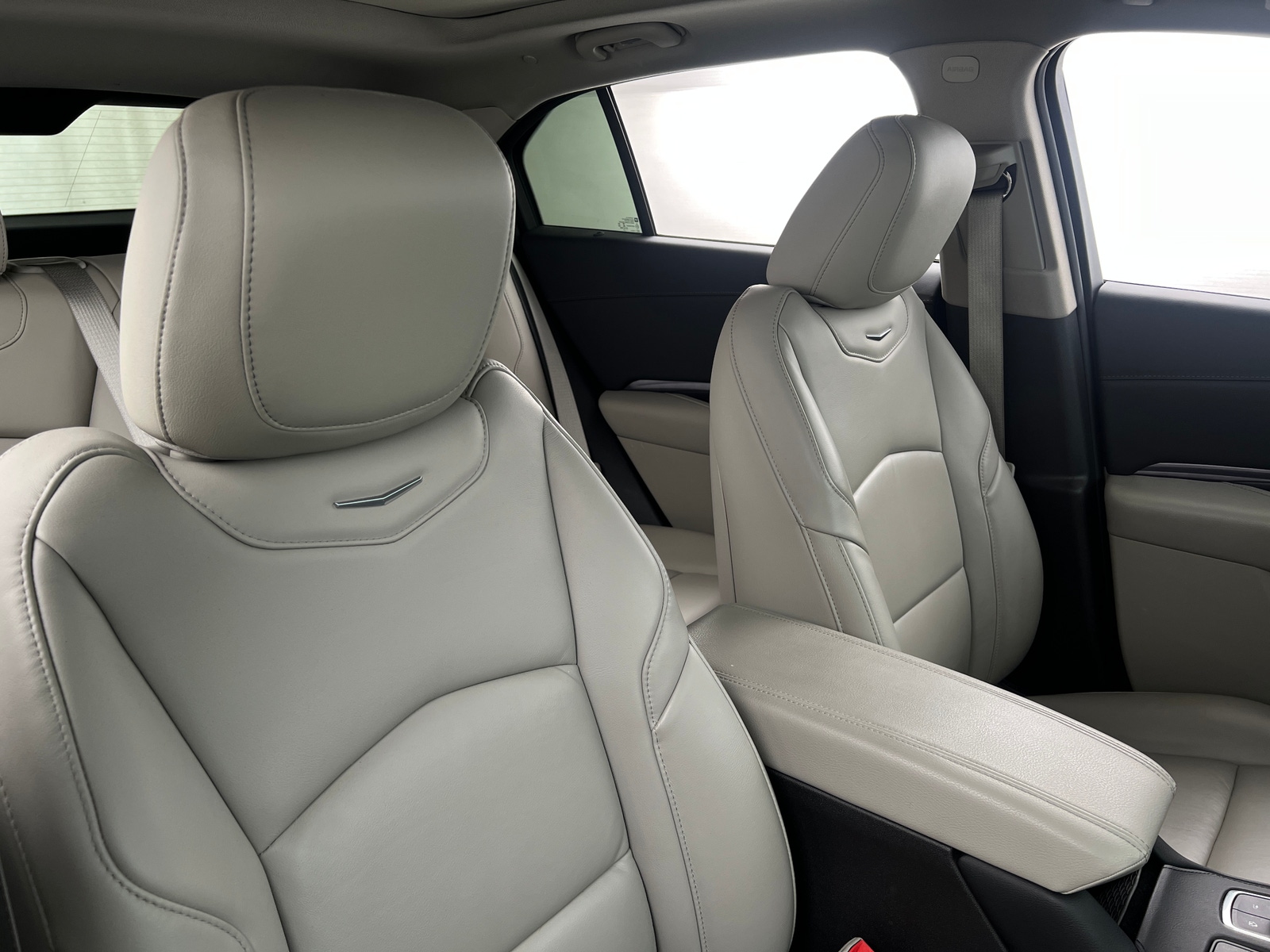 Thumbnail: 2022 Cadillac XT4 - 2