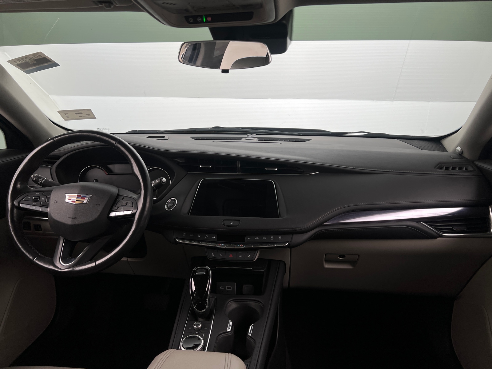 Thumbnail: 2022 Cadillac XT4 - 3