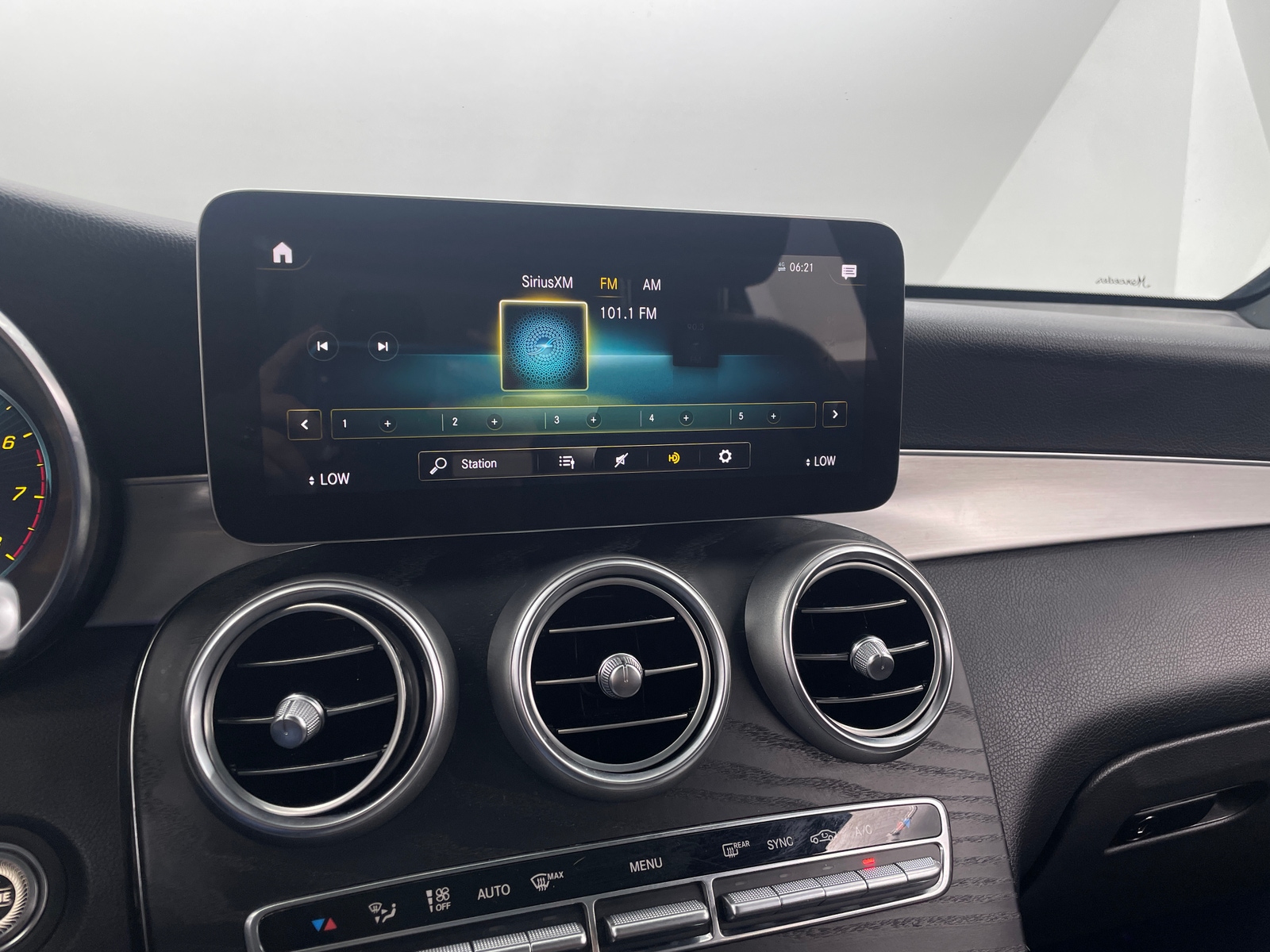 Thumbnail: 2021 Mercedes-Benz GLC - 3
