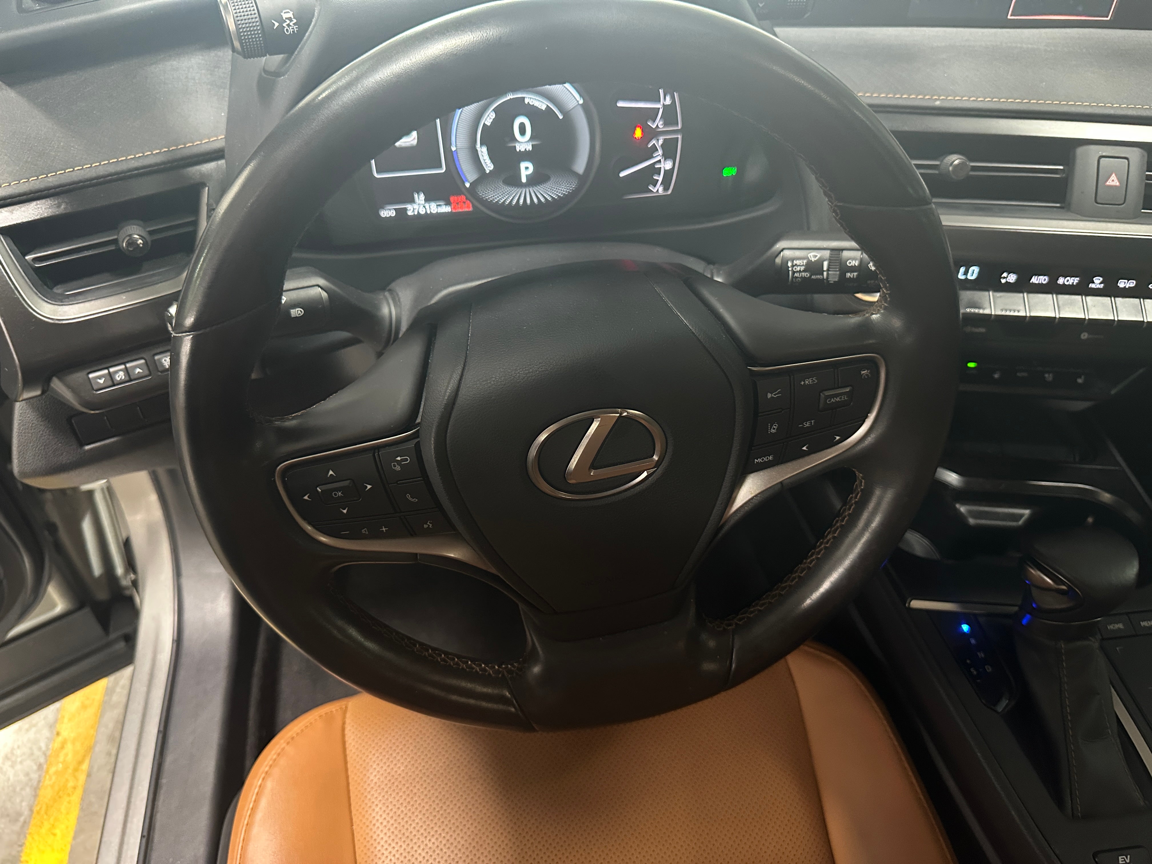 2022 Lexus UX 250h 4