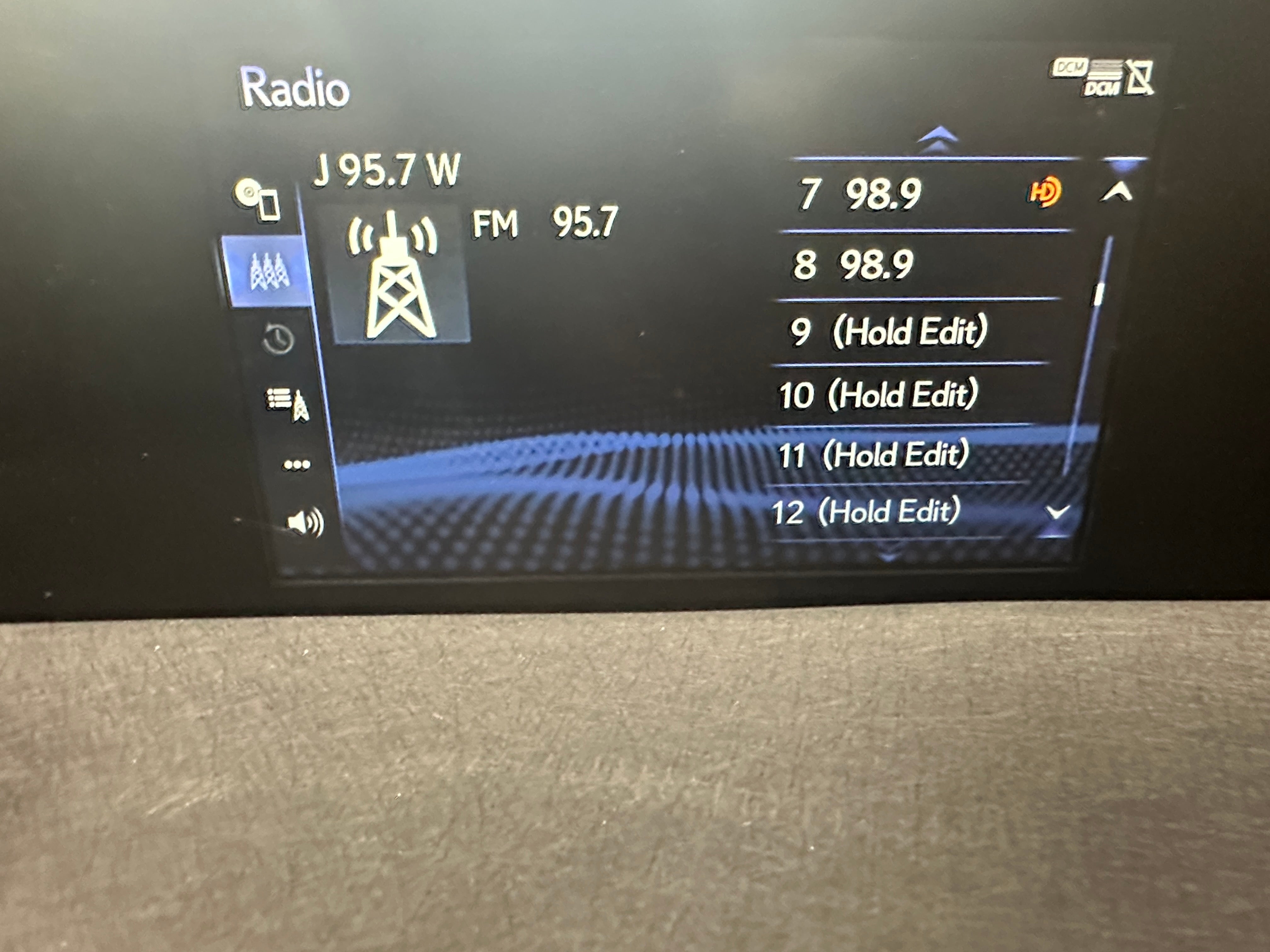 2022 Lexus UX 250h 3