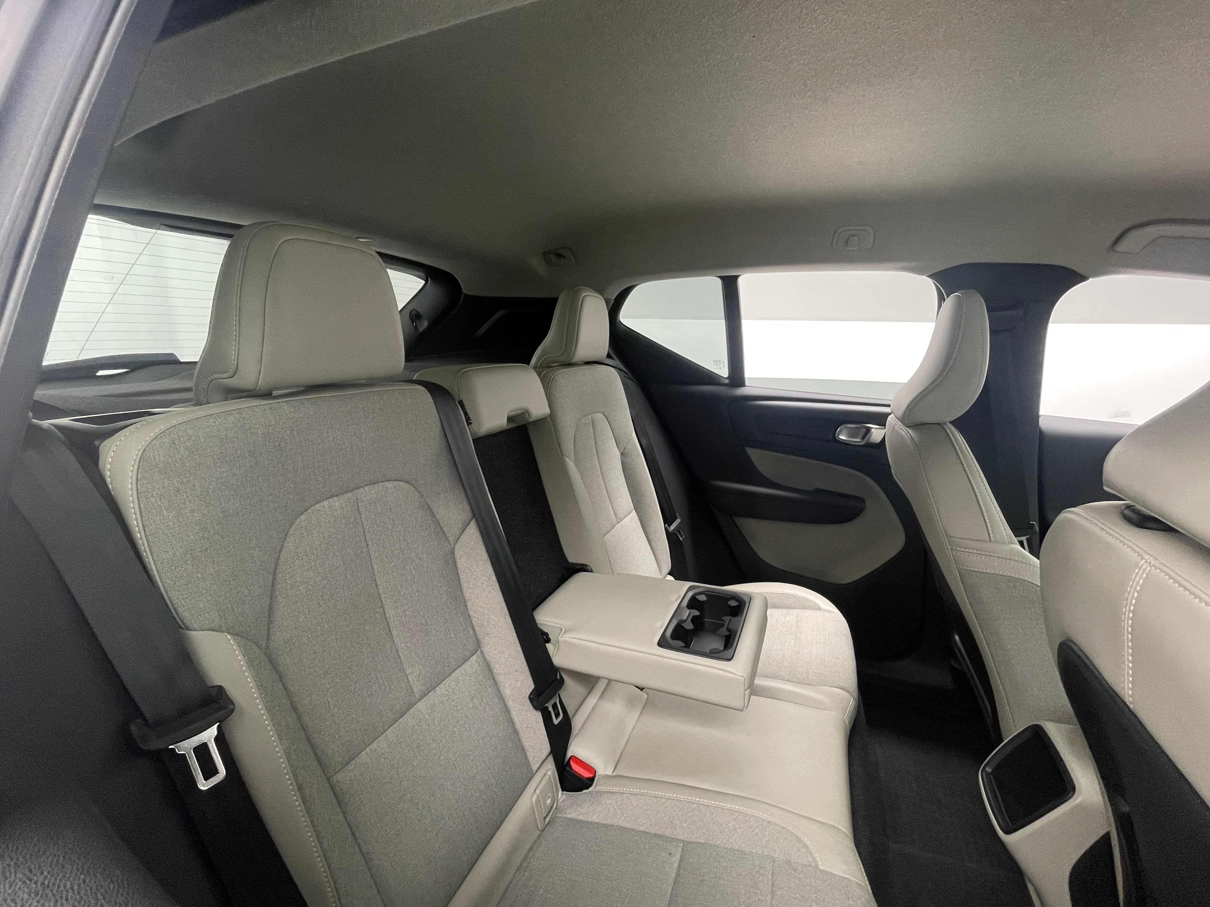 2020 Volvo XC40 T4 Momentum 6