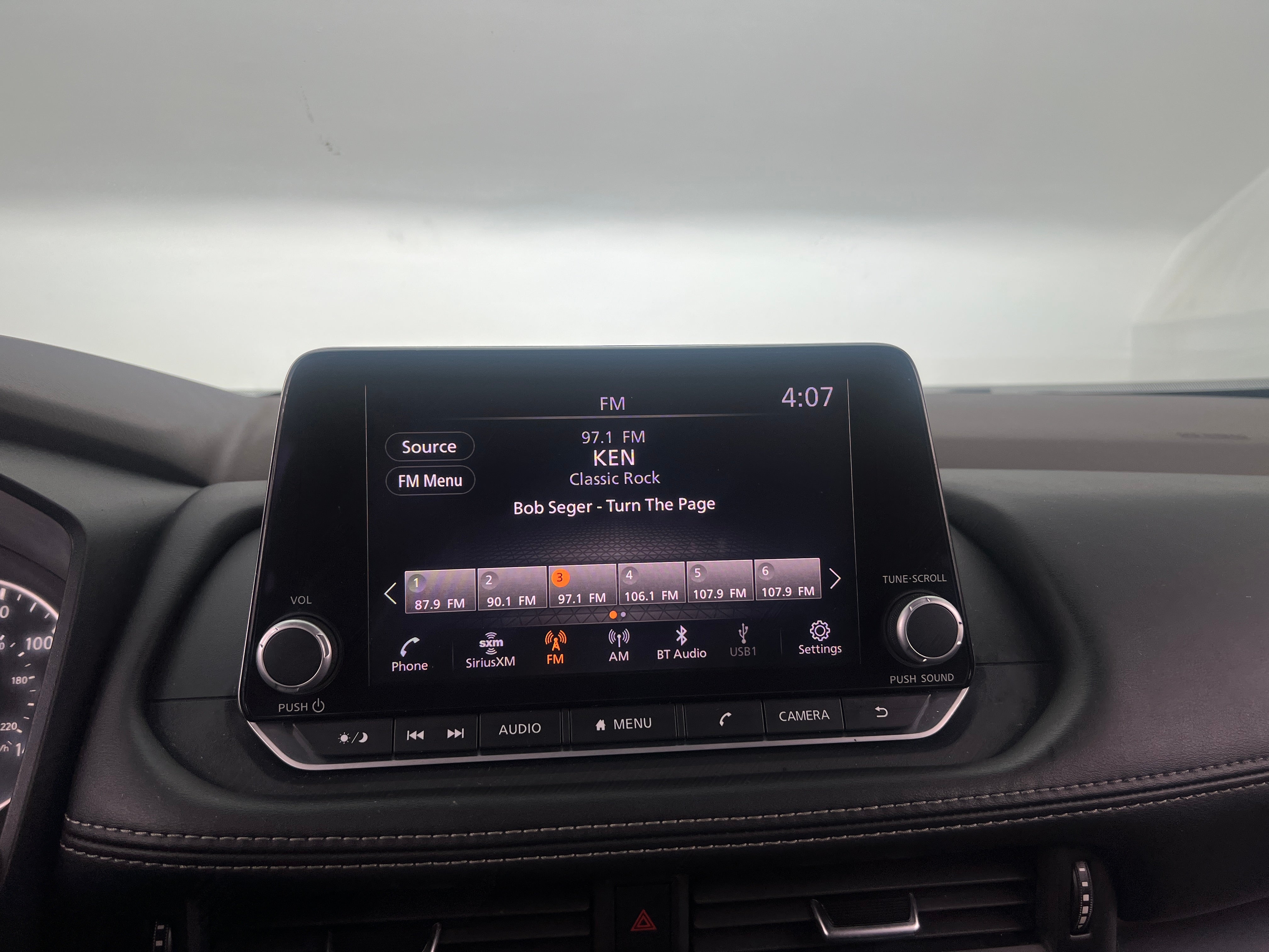 2023 Nissan Rogue S 4