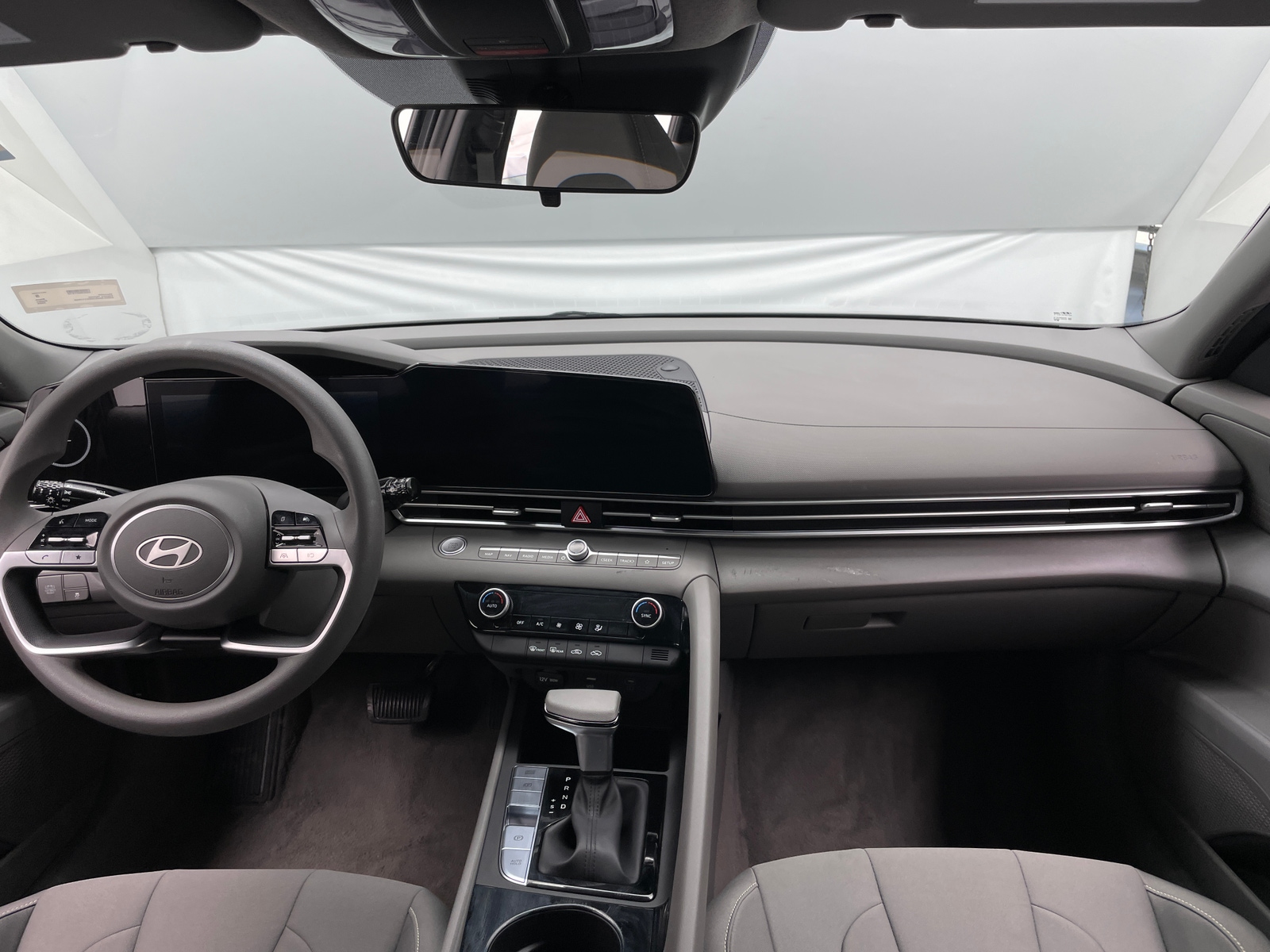 Thumbnail: 2024 Hyundai Elantra - 3