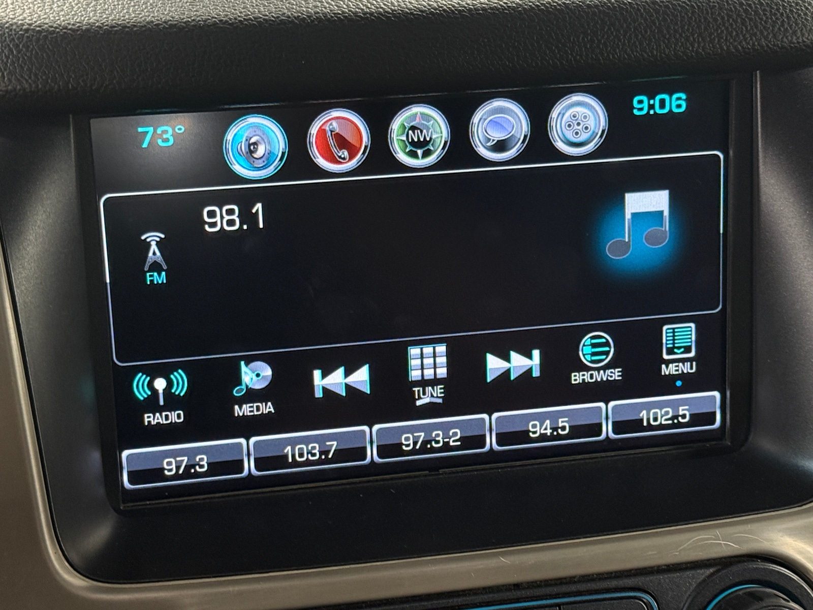 Thumbnail: 2018 GMC Yukon XL - 3
