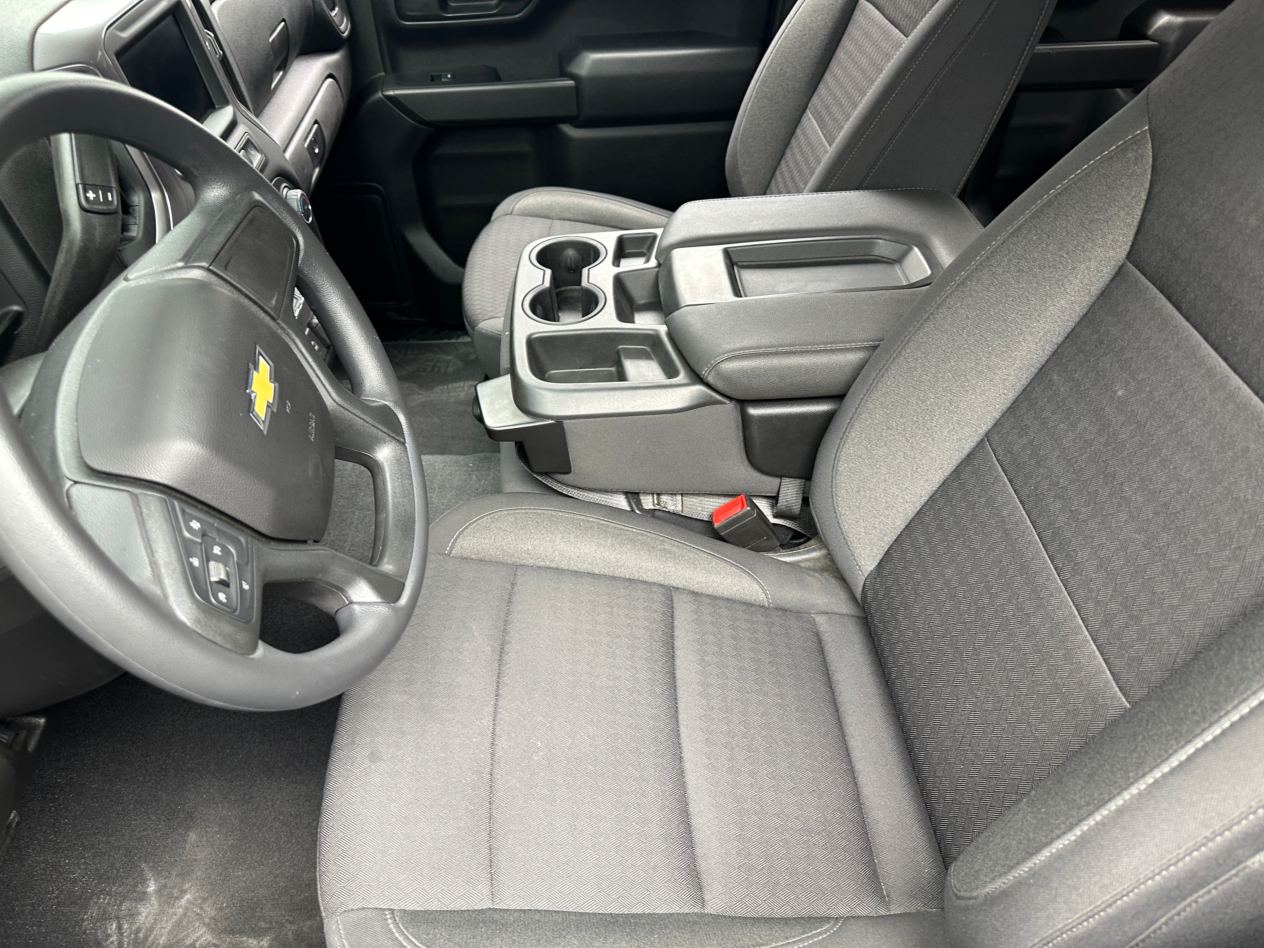 2022 Chevrolet Silverado 1500 Custom 2