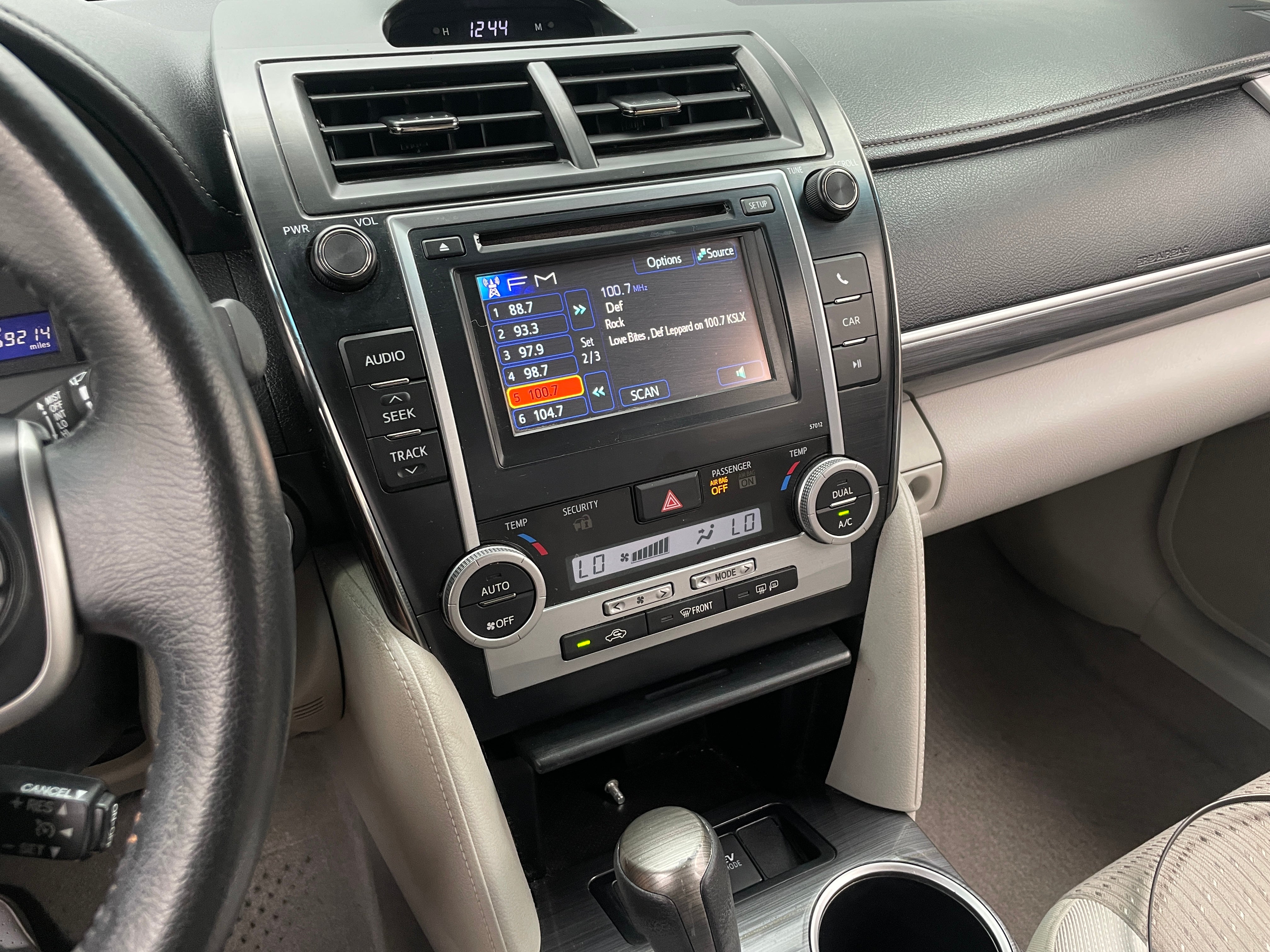 2012 Toyota Camry XLE 4