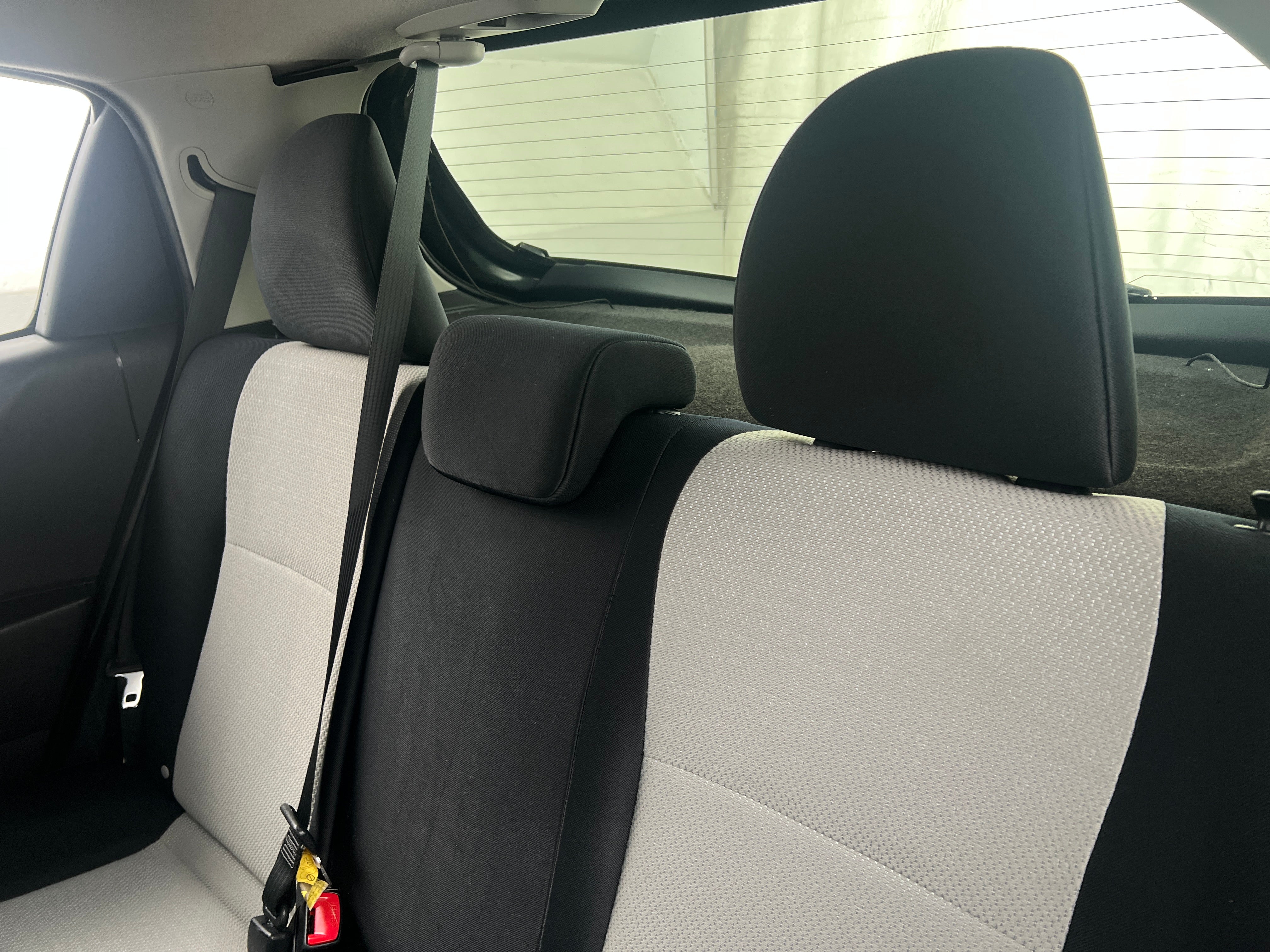 2012 Toyota Yaris LE 6