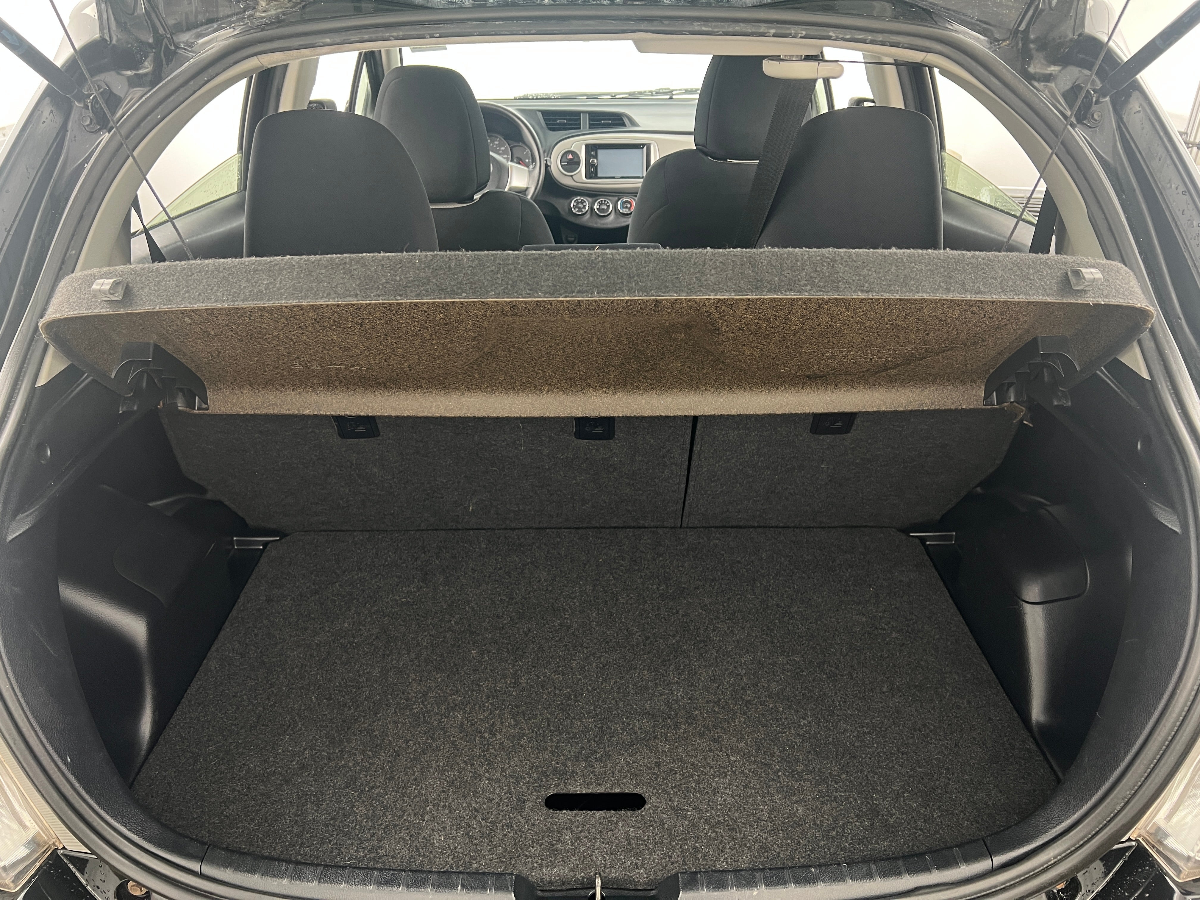 2012 Toyota Yaris LE 7