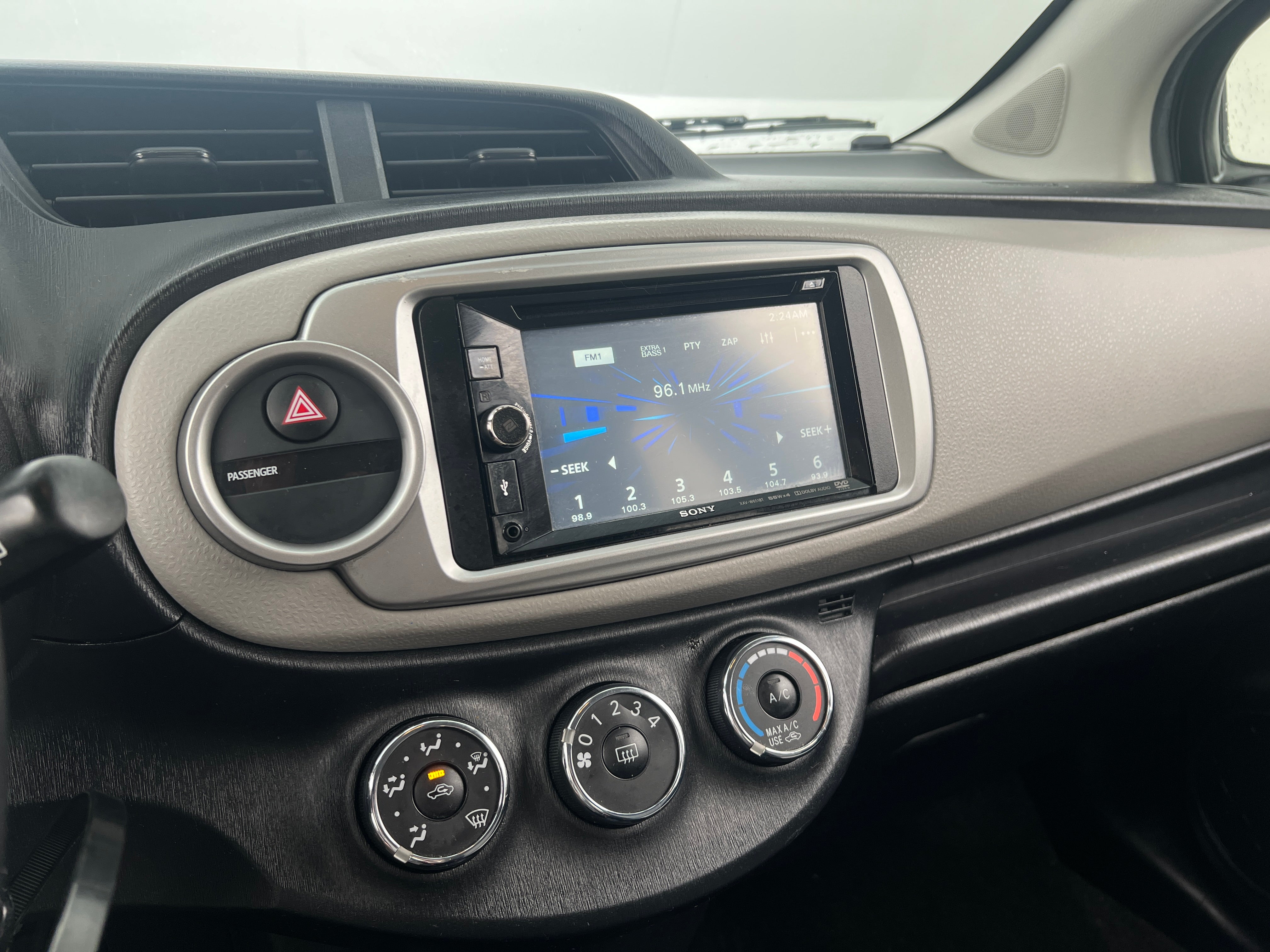 2012 Toyota Yaris LE 4