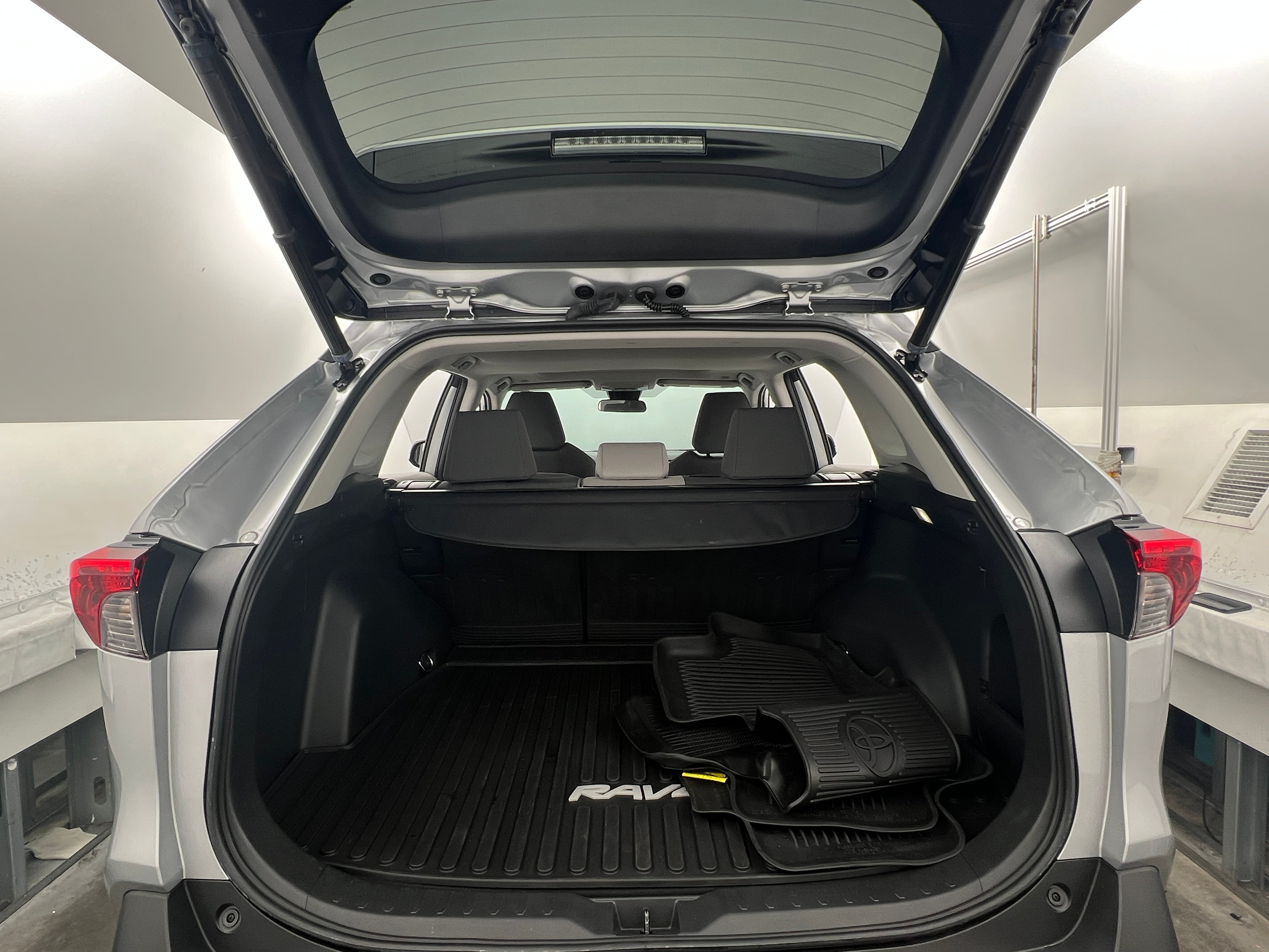 2023 Toyota RAV4 XLE 7