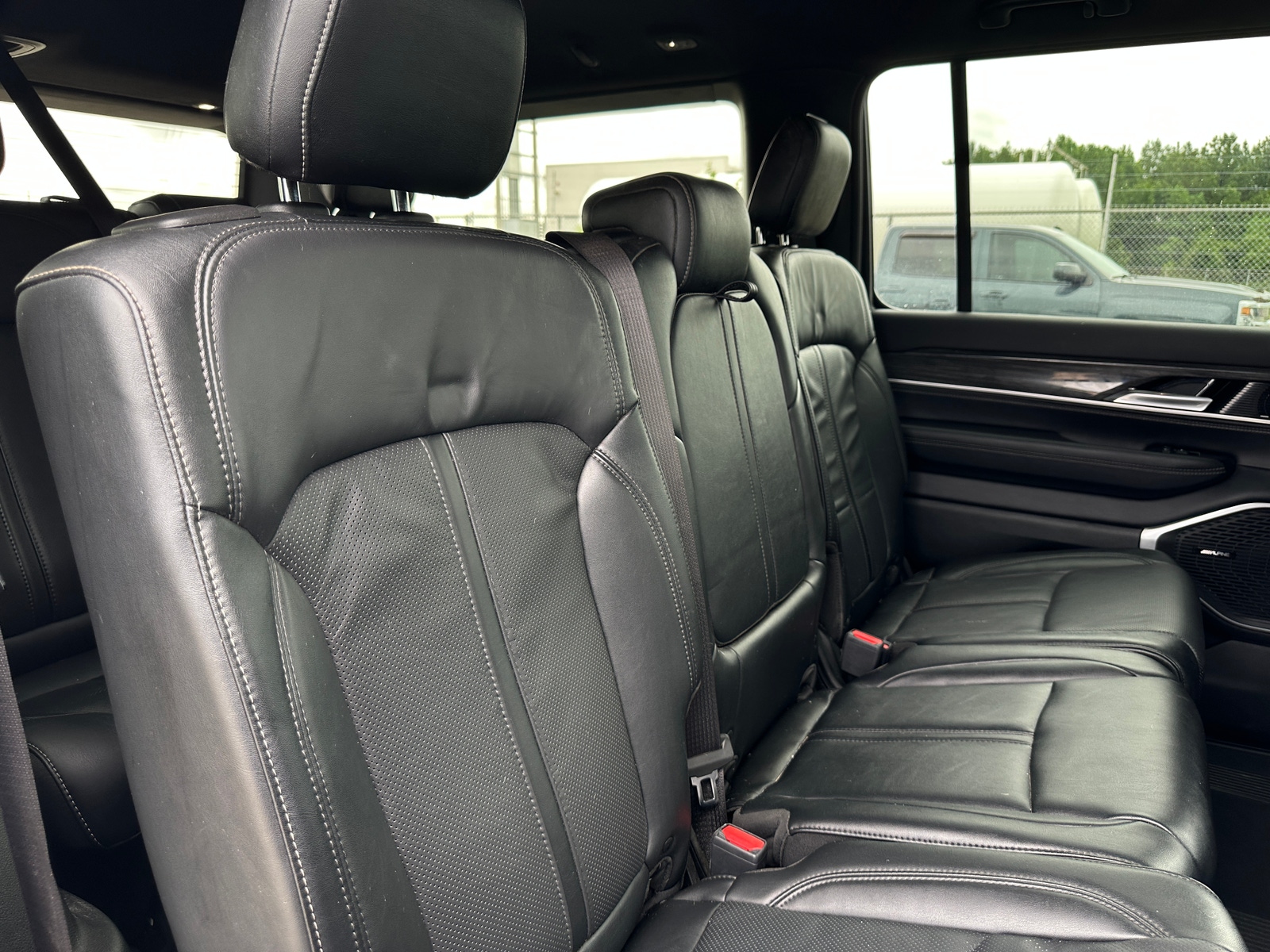 Thumbnail: 2022 Jeep Wagoneer - 5