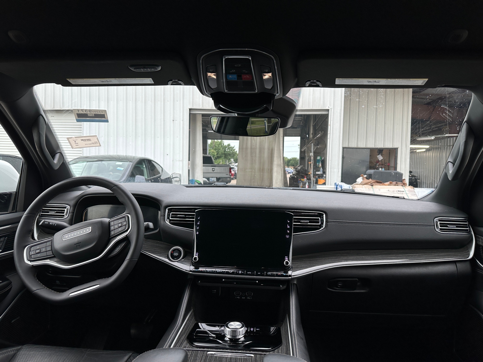 Thumbnail: 2022 Jeep Wagoneer - 2