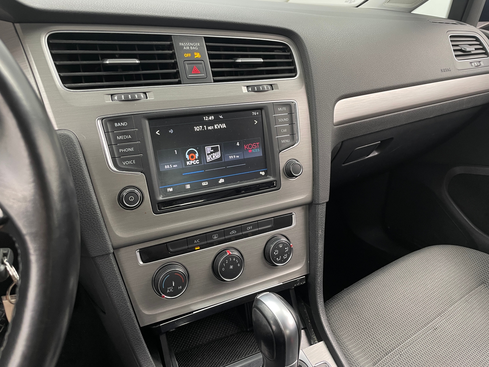 Thumbnail: 2017 Volkswagen Golf - 4