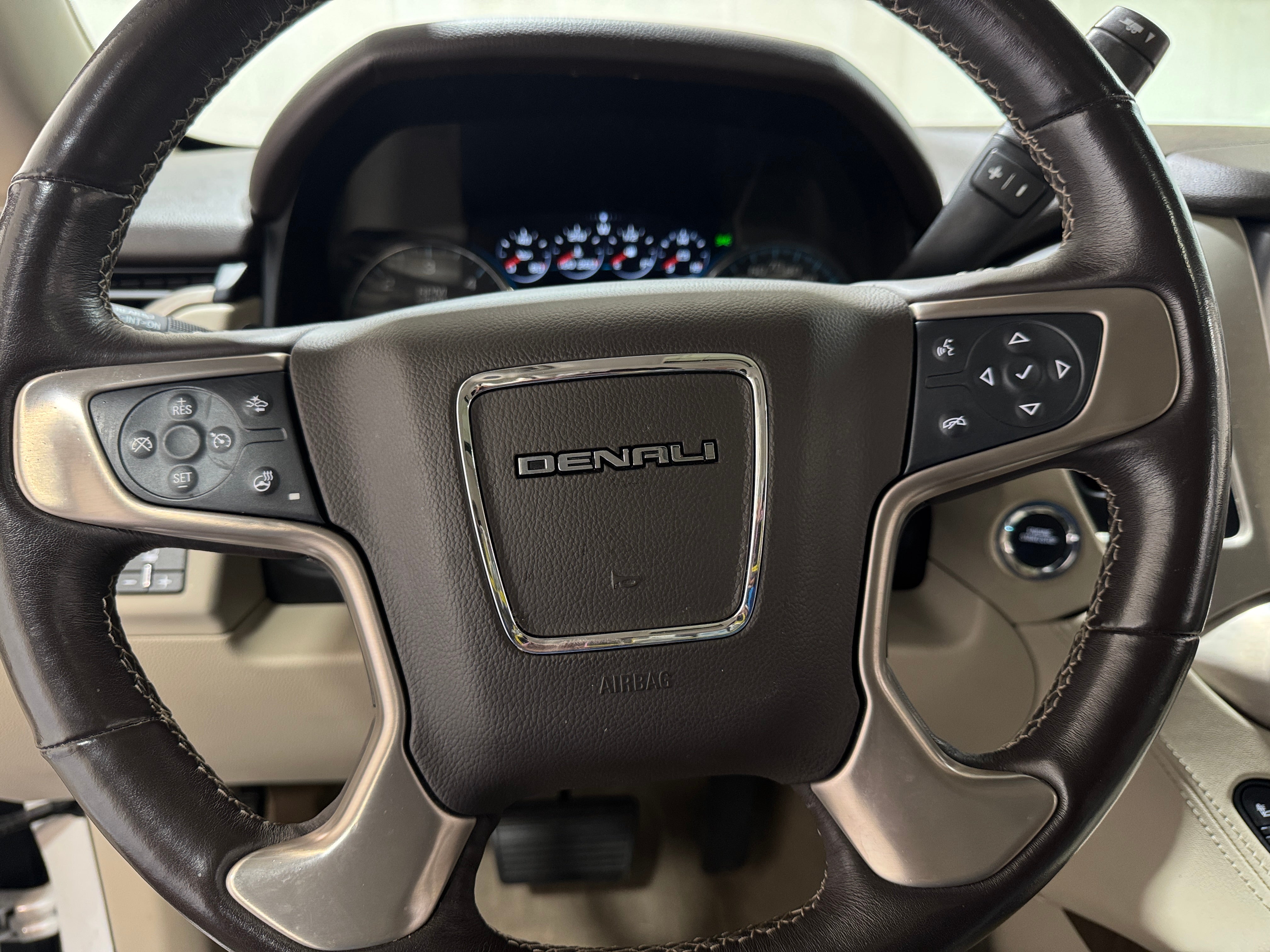 2019 GMC Yukon Denali 4