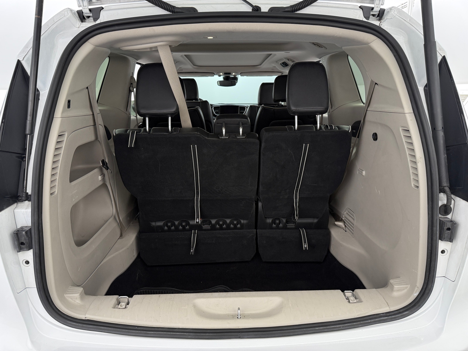 Thumbnail: 2023 Chrysler Pacifica - 6