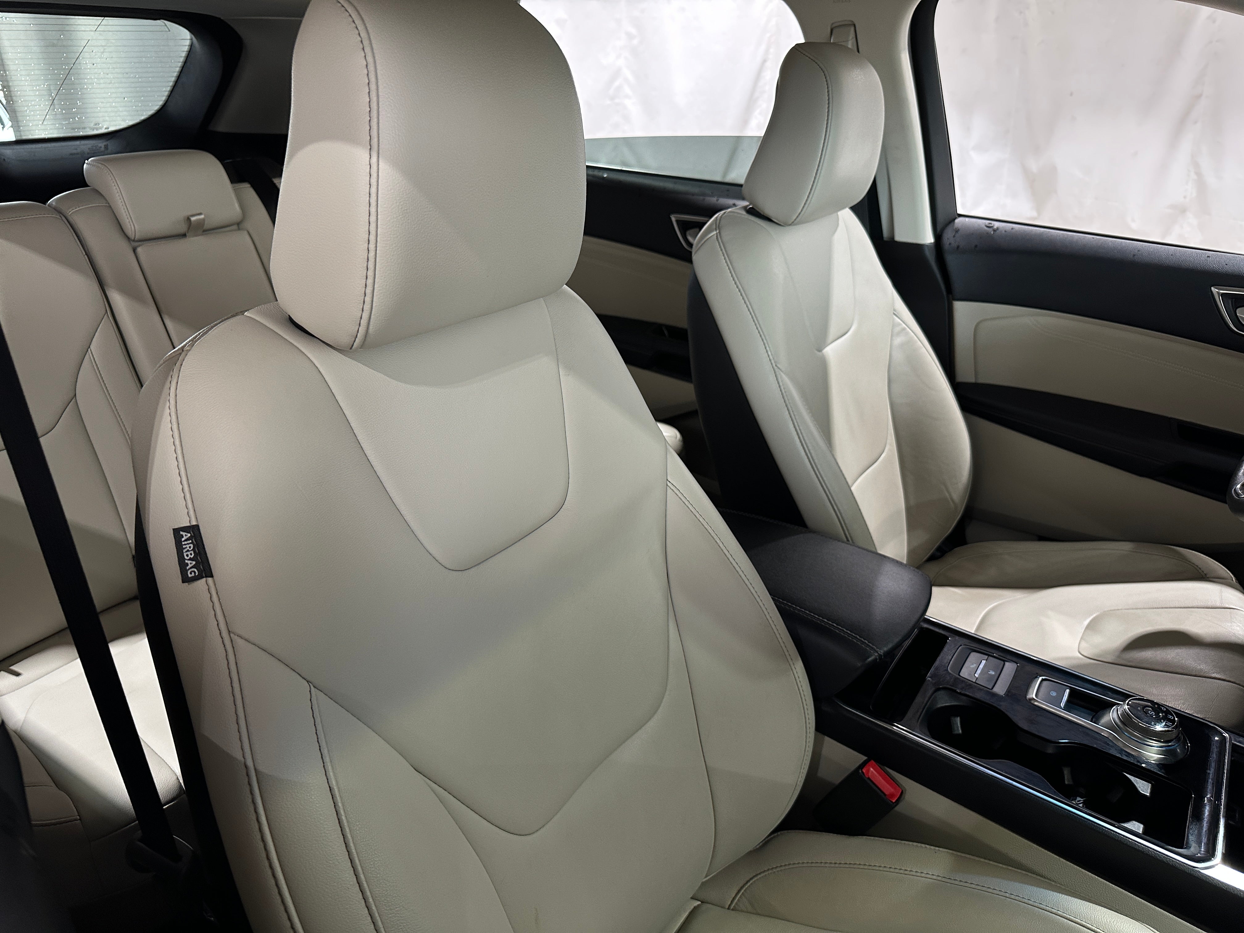 2020 Ford Edge Titanium 2